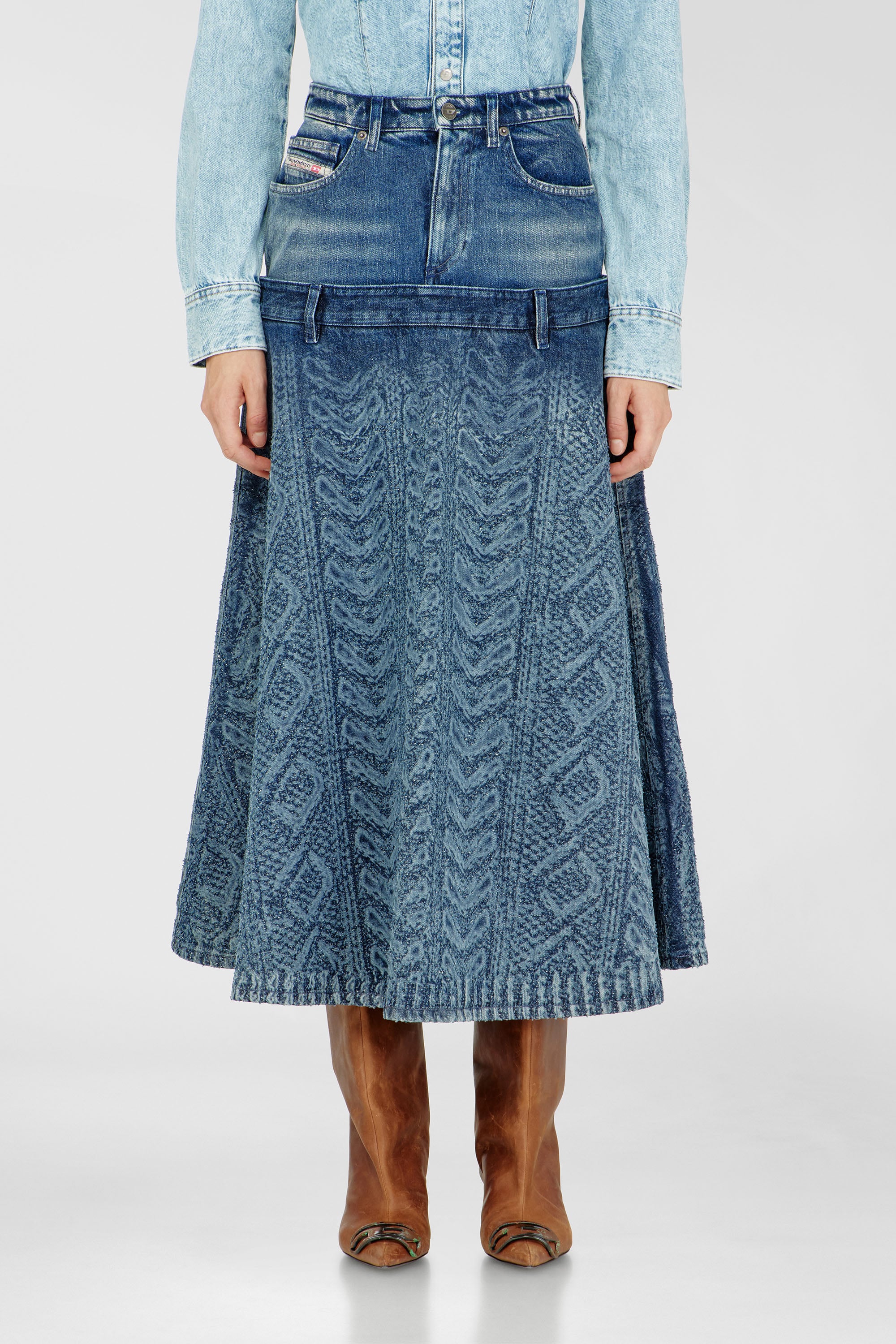 Diesel - DE-VORYA-S1, Damen Midi-Rock aus Denim mit Zopfmuster-Effekt in Mittelblau - 2