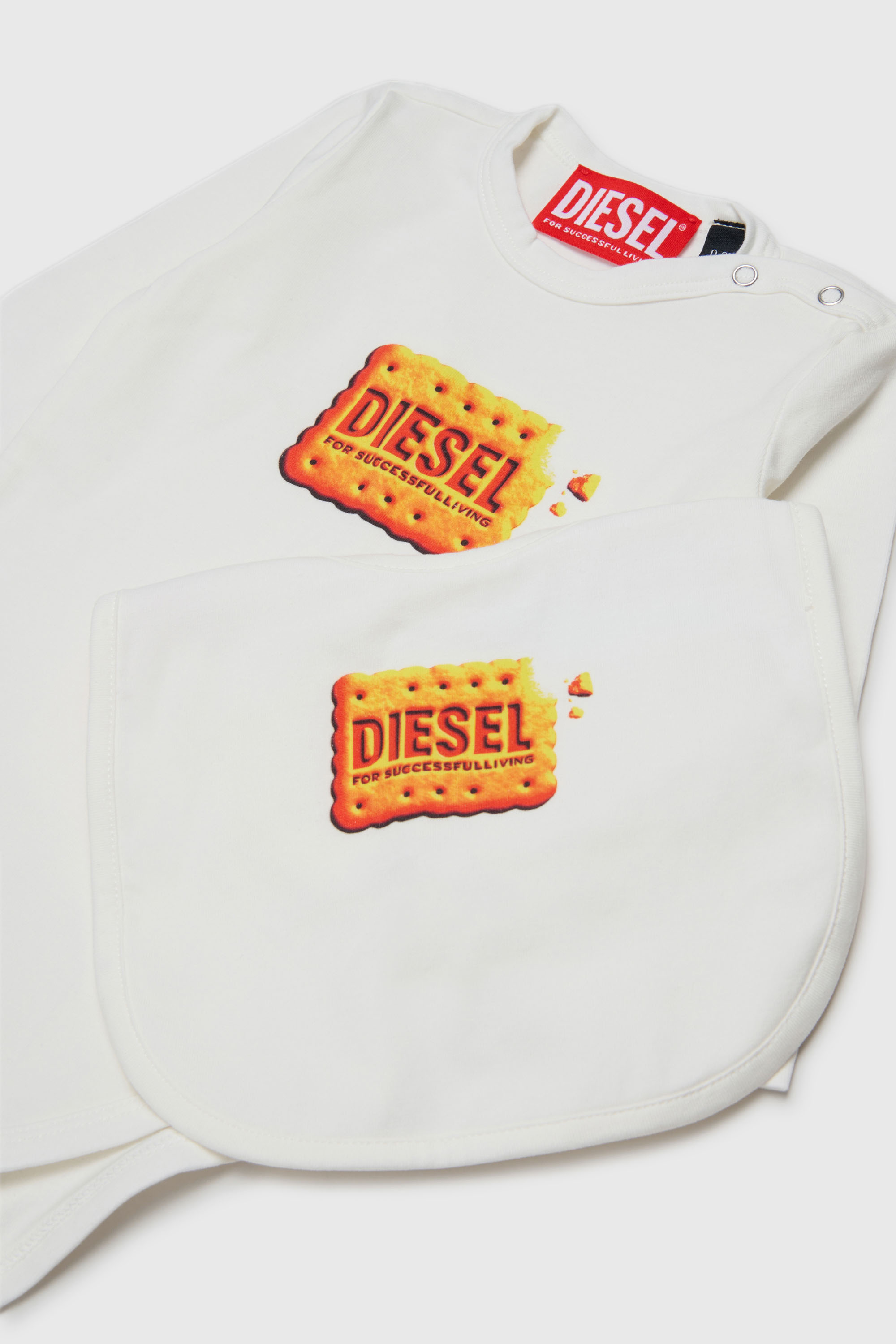 Diesel - UPPYBOX-NB, Unisex's Newborn set with logo biscuit print in White - 3