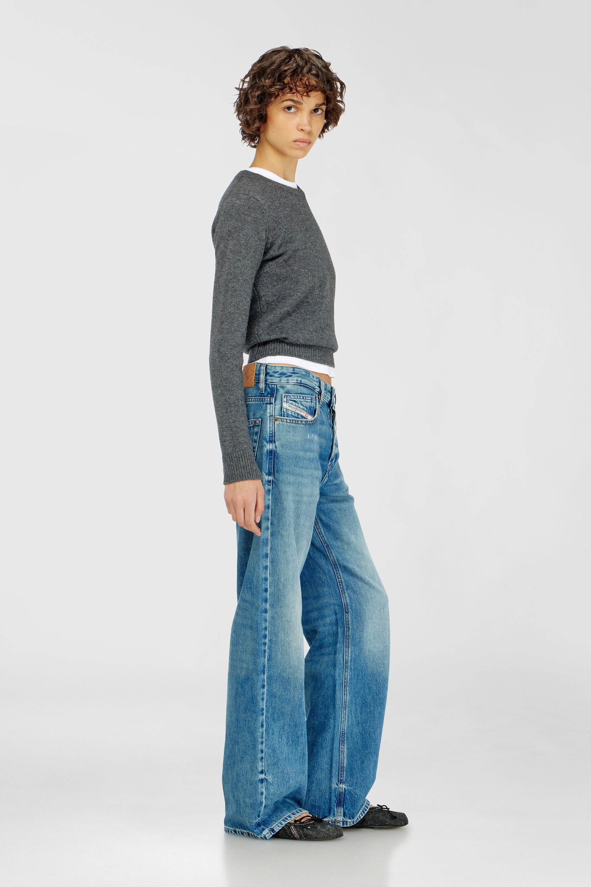 Diesel - Damen Relaxed Jeans 1990 D-Waigee 0TJDI, Mittelblau - 2