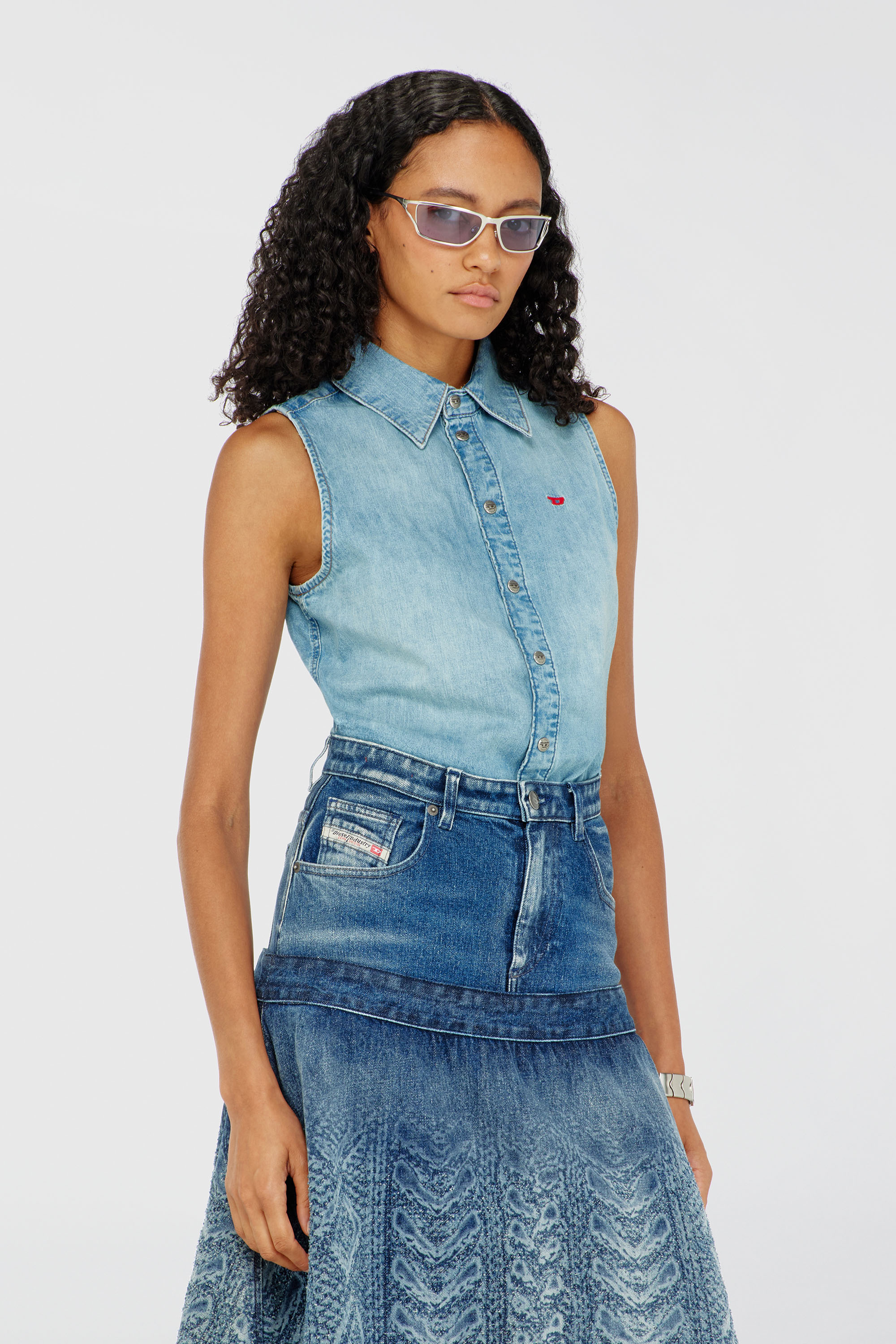 Diesel - DE-EAZY-SL, Damen &Auml;rmelloses Jeanshemd in Hellblau - 1