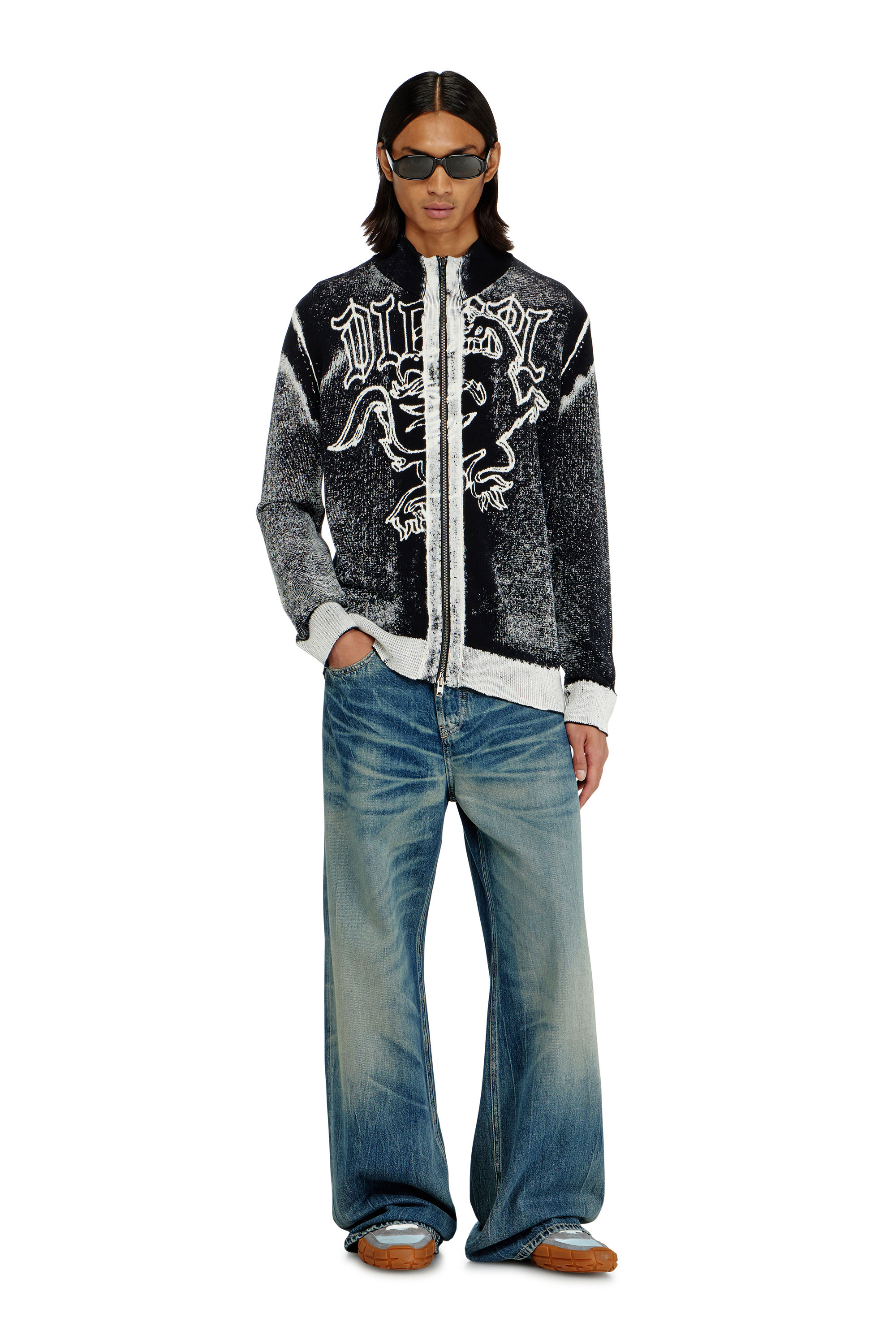 Diesel - K-LAUROS, Herren Behandelter zip-cardigan mit griffin-motiv in Schwarz/Weiss - 2