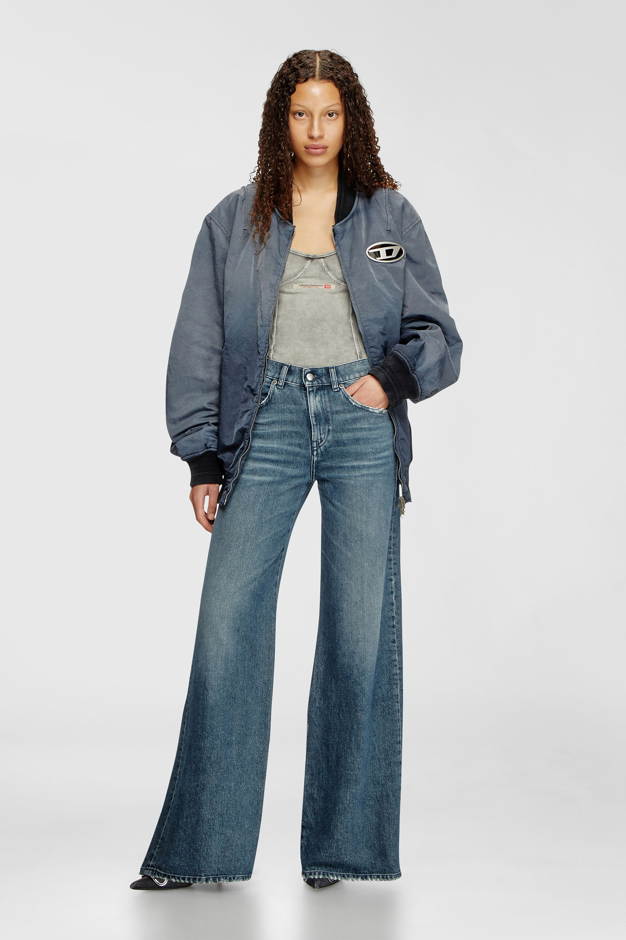 Diesel - Damen Flare Jeans 1978 D-Akemi 007Y7, Mittelblau - 2