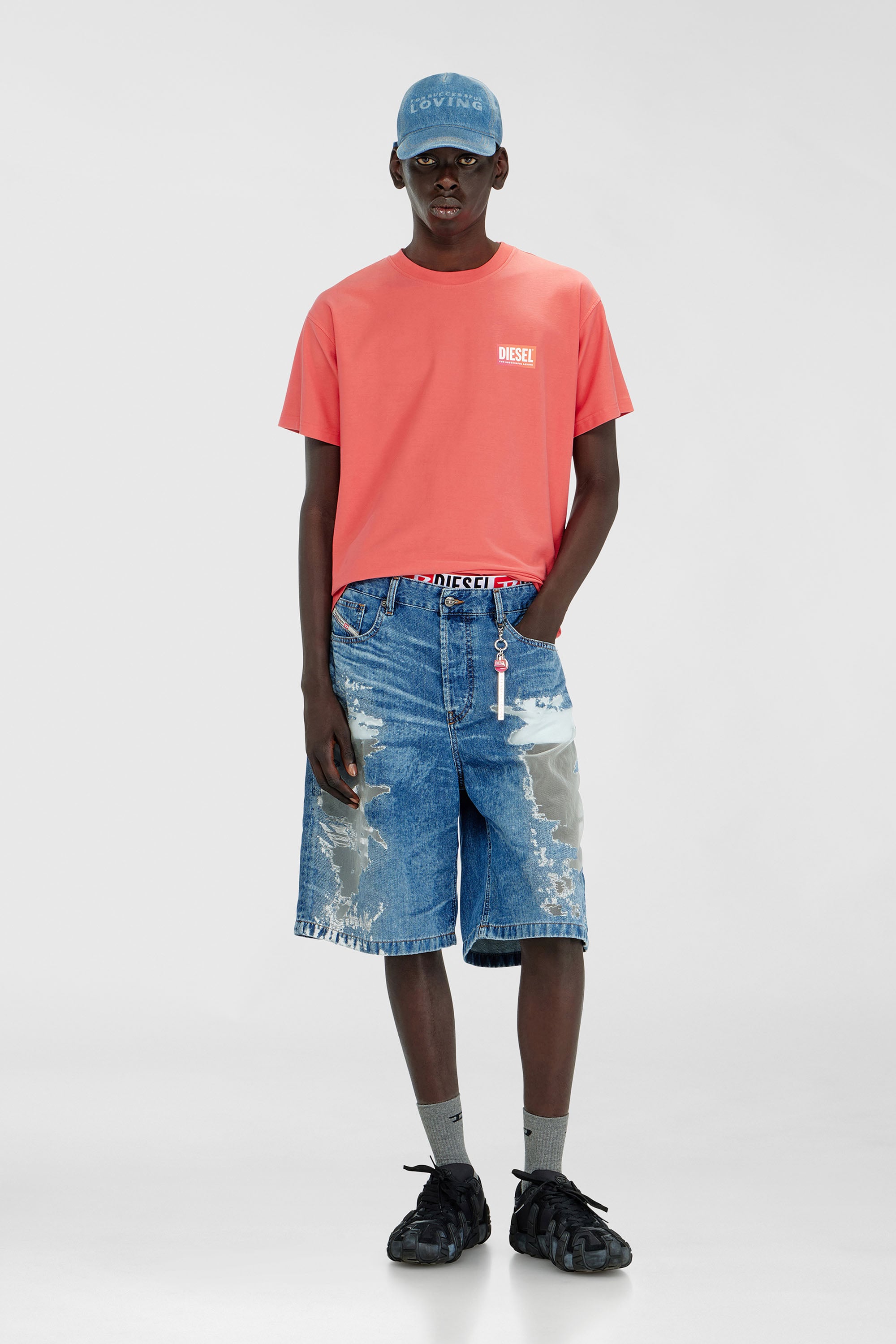 Diesel - PR-DE-SIRE-SHORT, Unisex Shorts aus devor&eacute;-denim in Mittelblau - 1