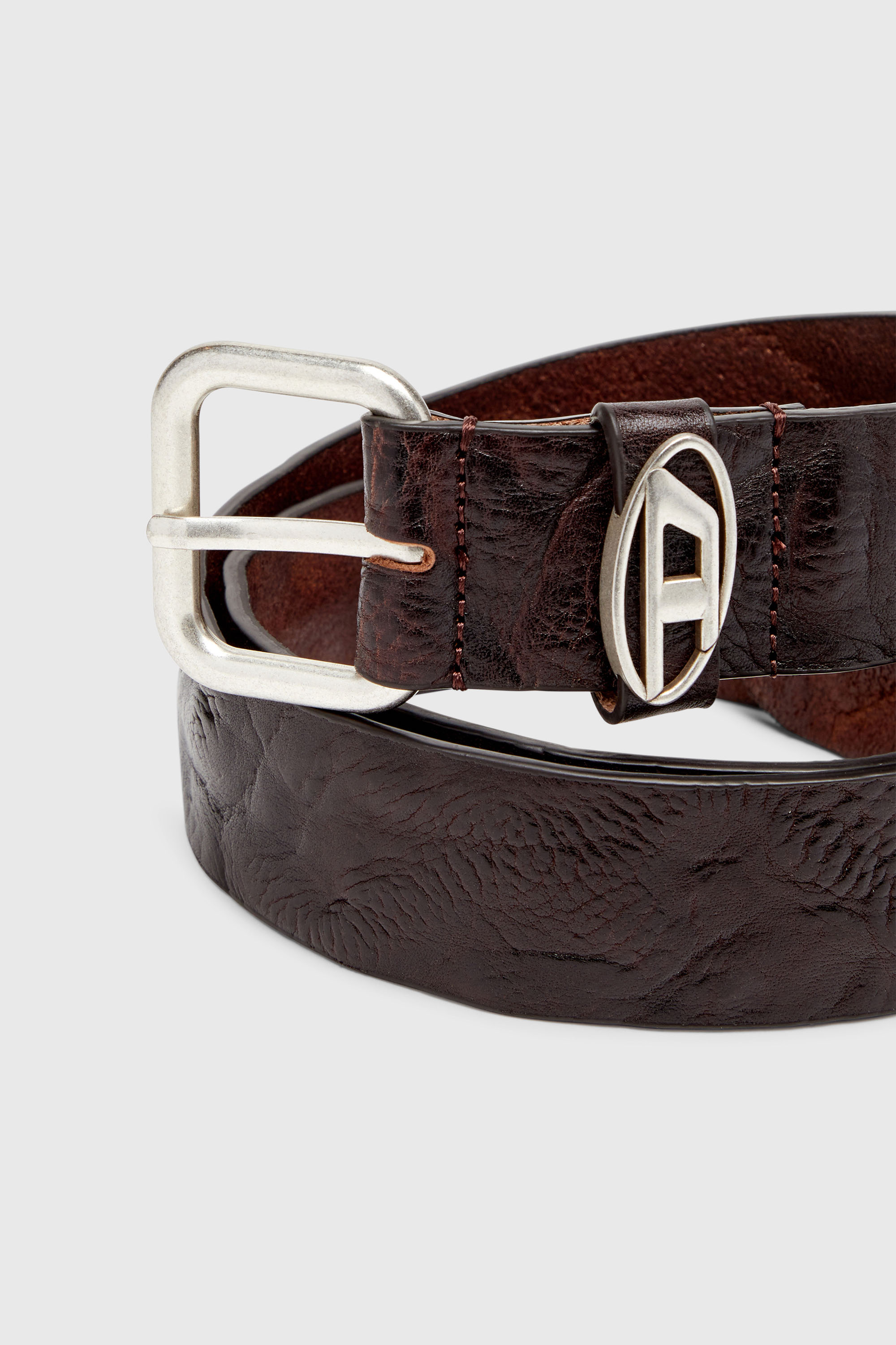 Diesel - B-1DR OVAL D LOOP, Unisex 3.9cm G&uuml;rtel aus Knitter-Leder mit Logo-Plakette in Dunkelbraun - 3