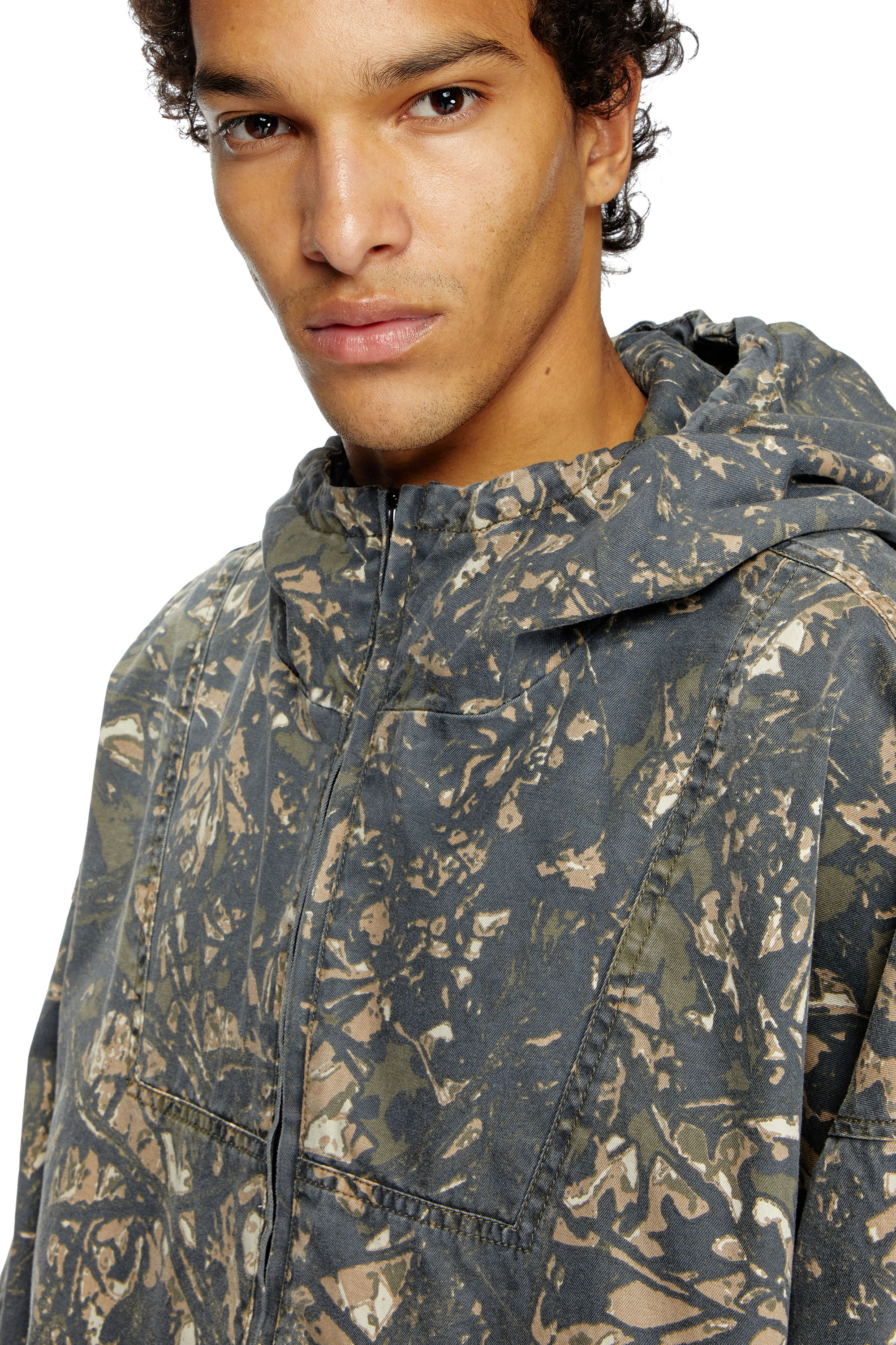 Diesel - J-LINT, Herren Jacke mit Kapuze und Camouflage-Print in Grün/Braun - 5