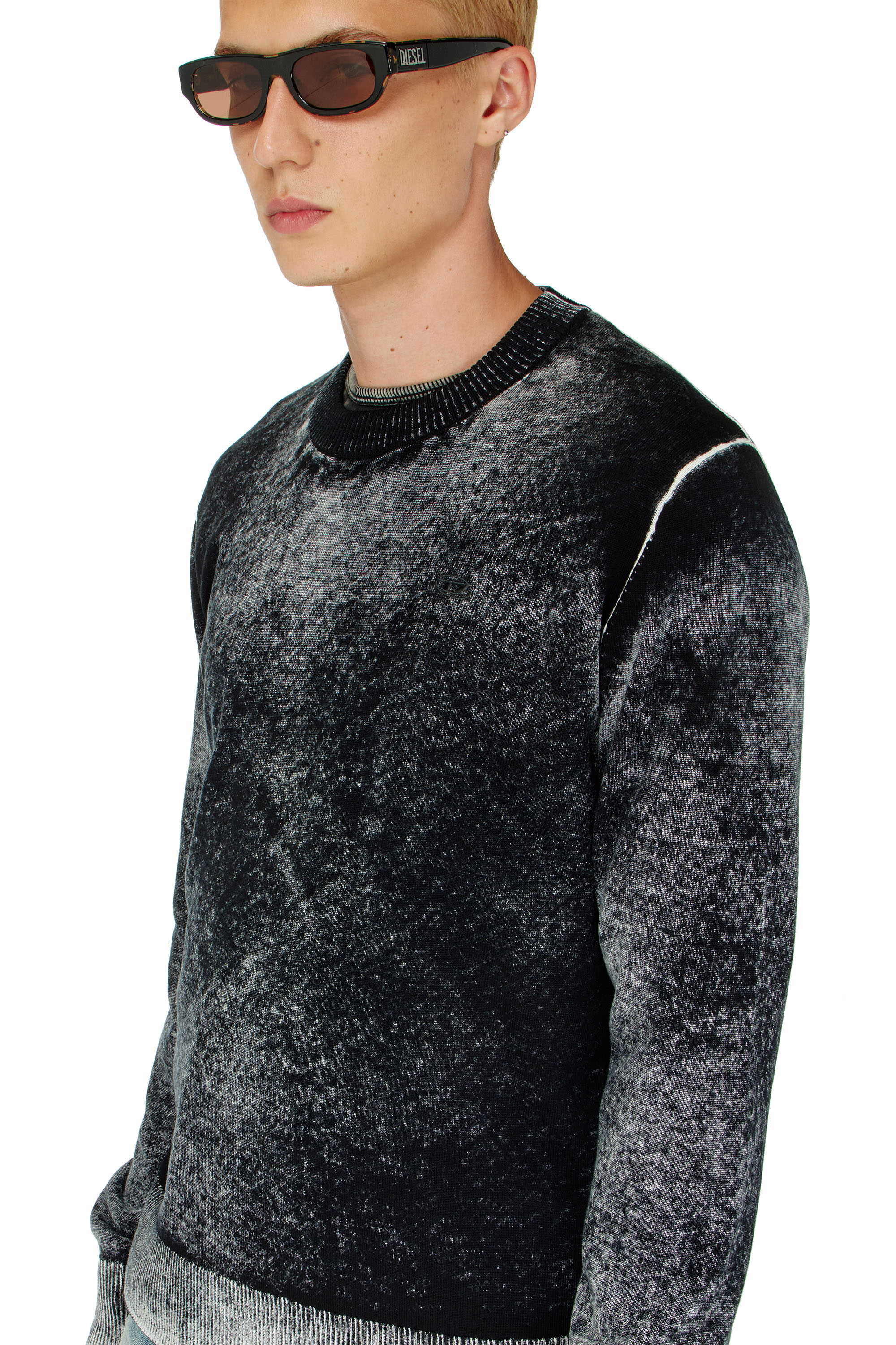 Diesel - K-LAURENT, Herren Pullover mit verblasstem R&uuml;ckendruck in Schwarz - 5
