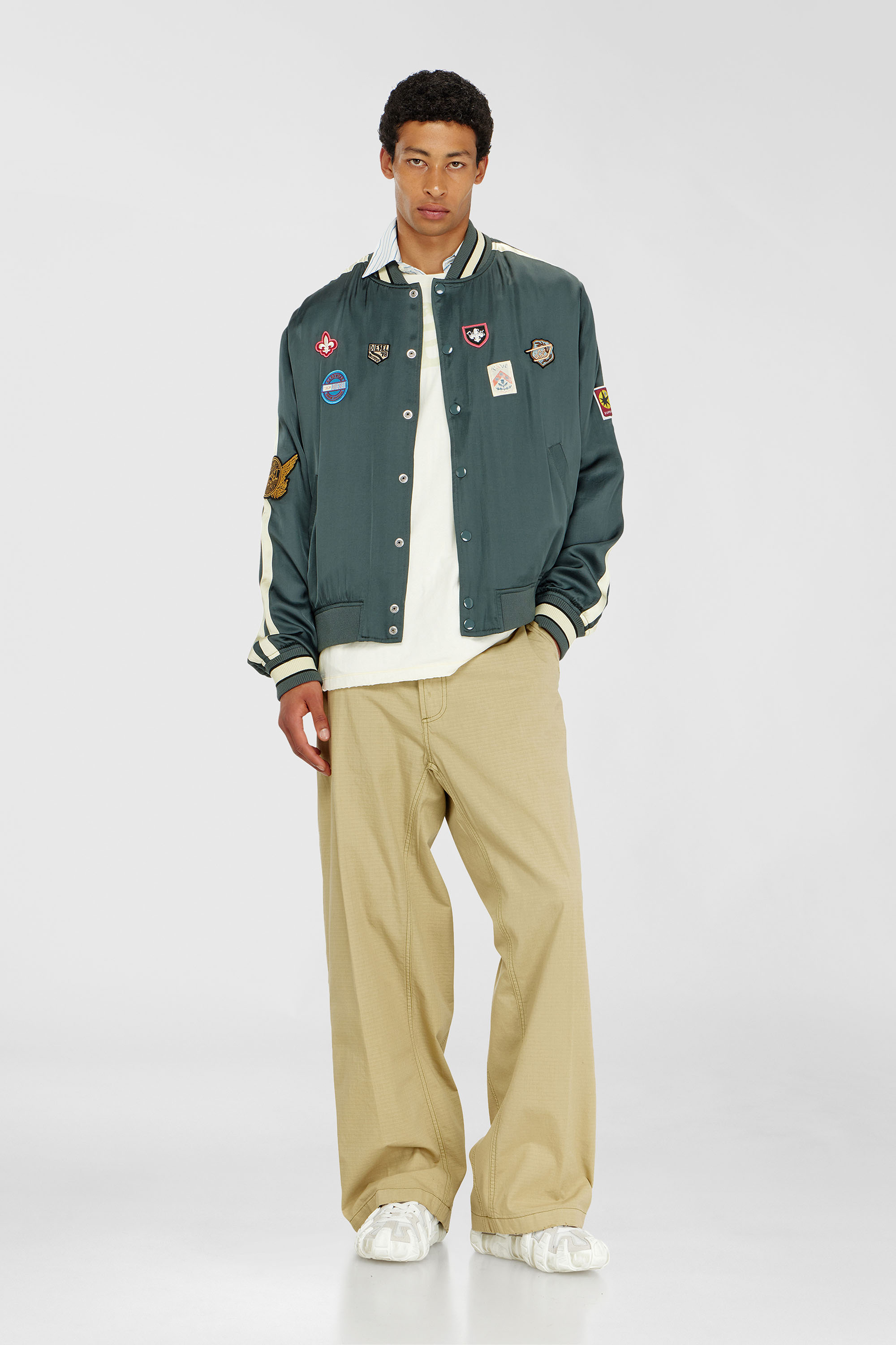 Diesel - J-ANNU, Herren Satin-bomberjacke mit patches in Dunkelgr&uuml;n - 2
