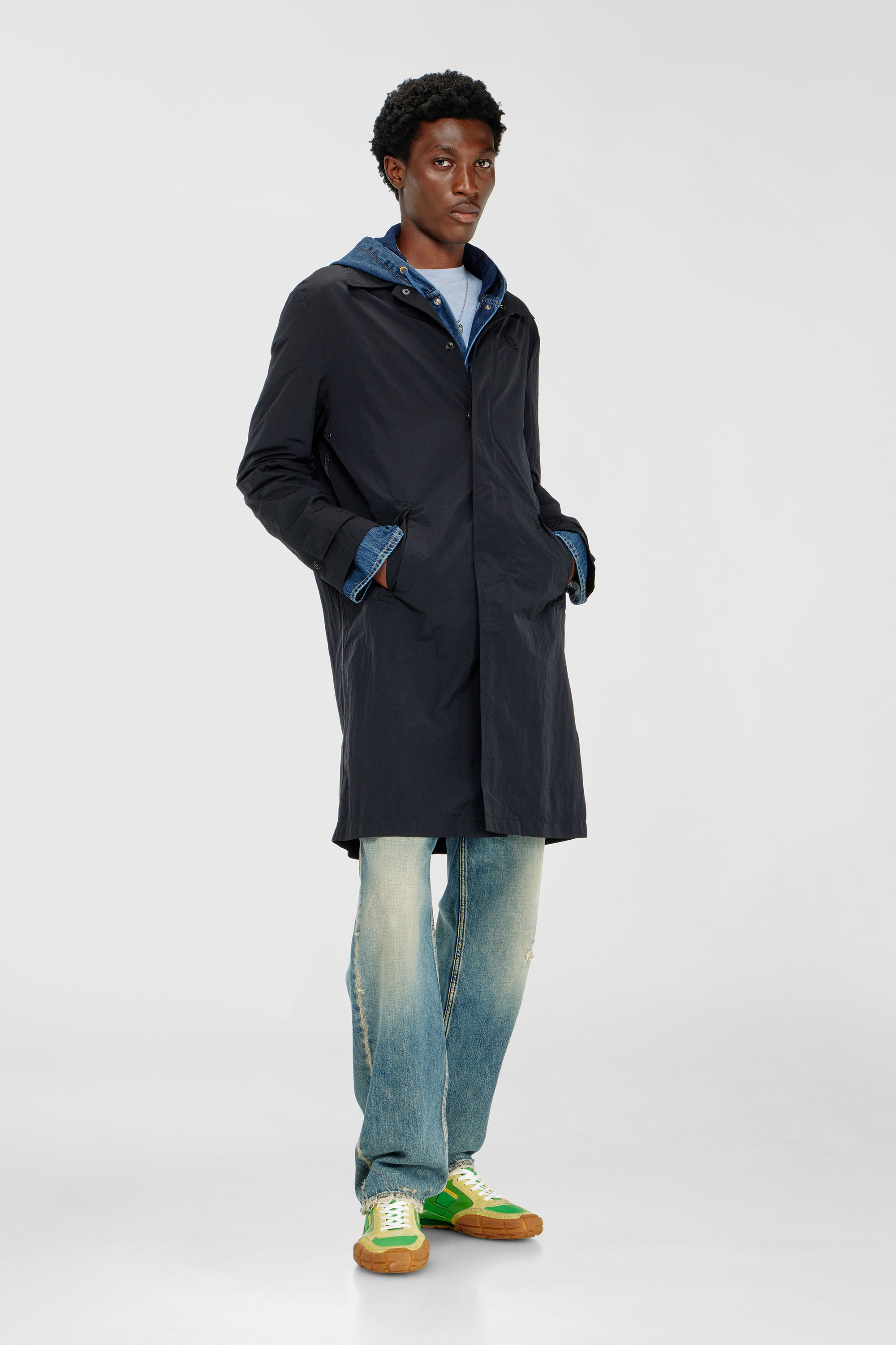 Diesel - J-BURHAT, Herren Nylonmantel mit gl&auml;nzendem Crinkle-Finish in Schwarz - 2