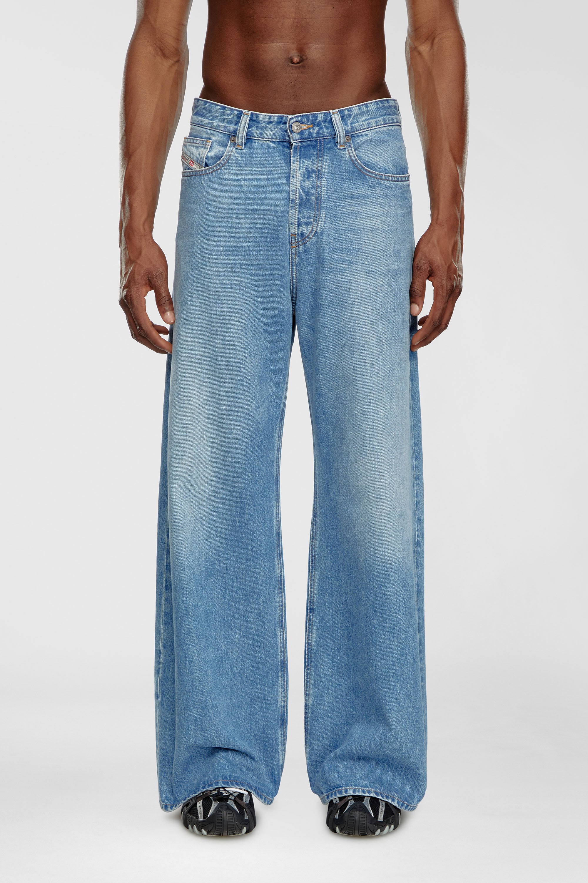 Diesel - Unisex Relaxed Jeans 1996 D-Sire 09I29, Hellblau - 1