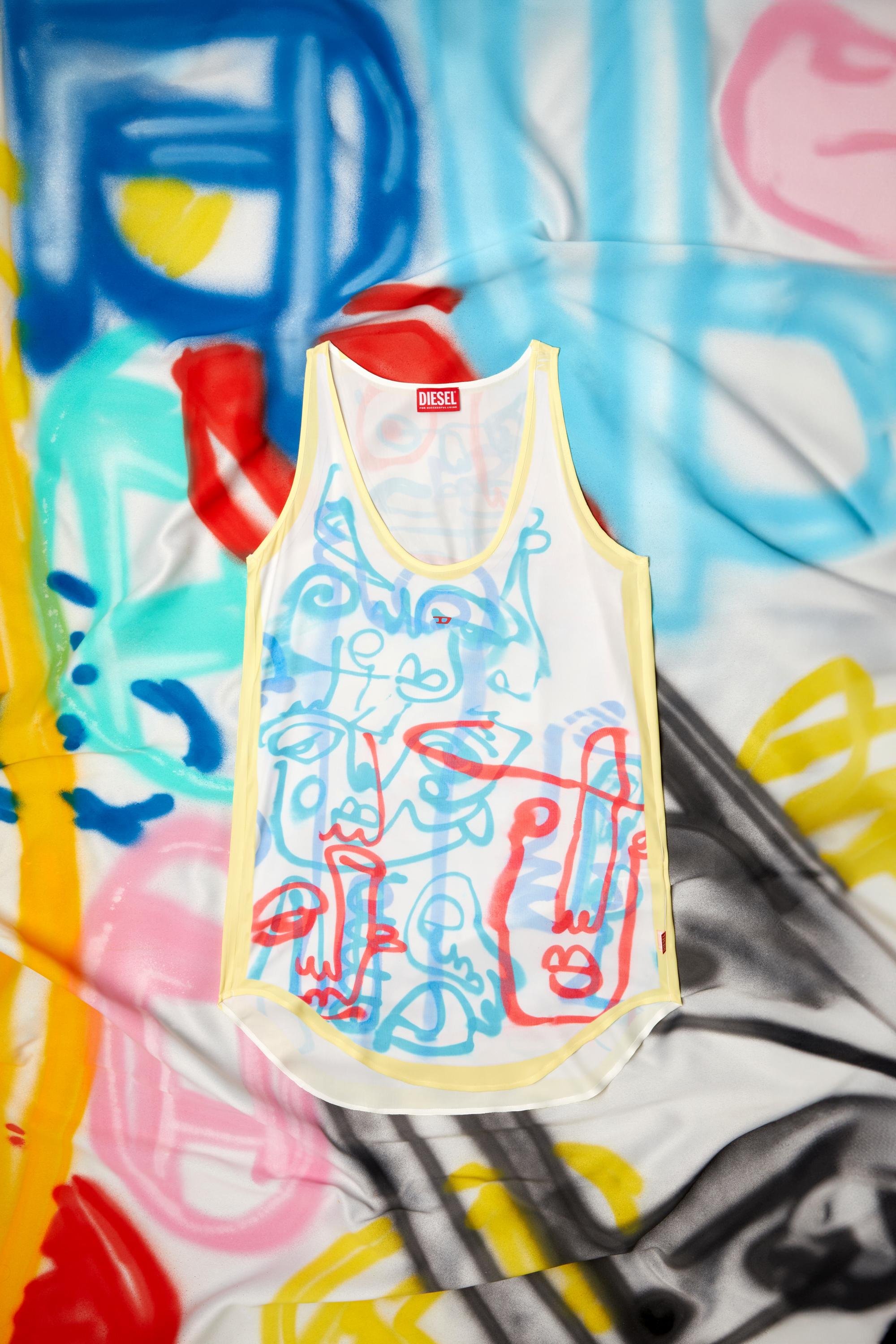 Diesel - D-LINZ-GRAFFITI-AFR, Damen Tanktop aus Satin mit Graffiti-Print in Weiss/Gelb - 2