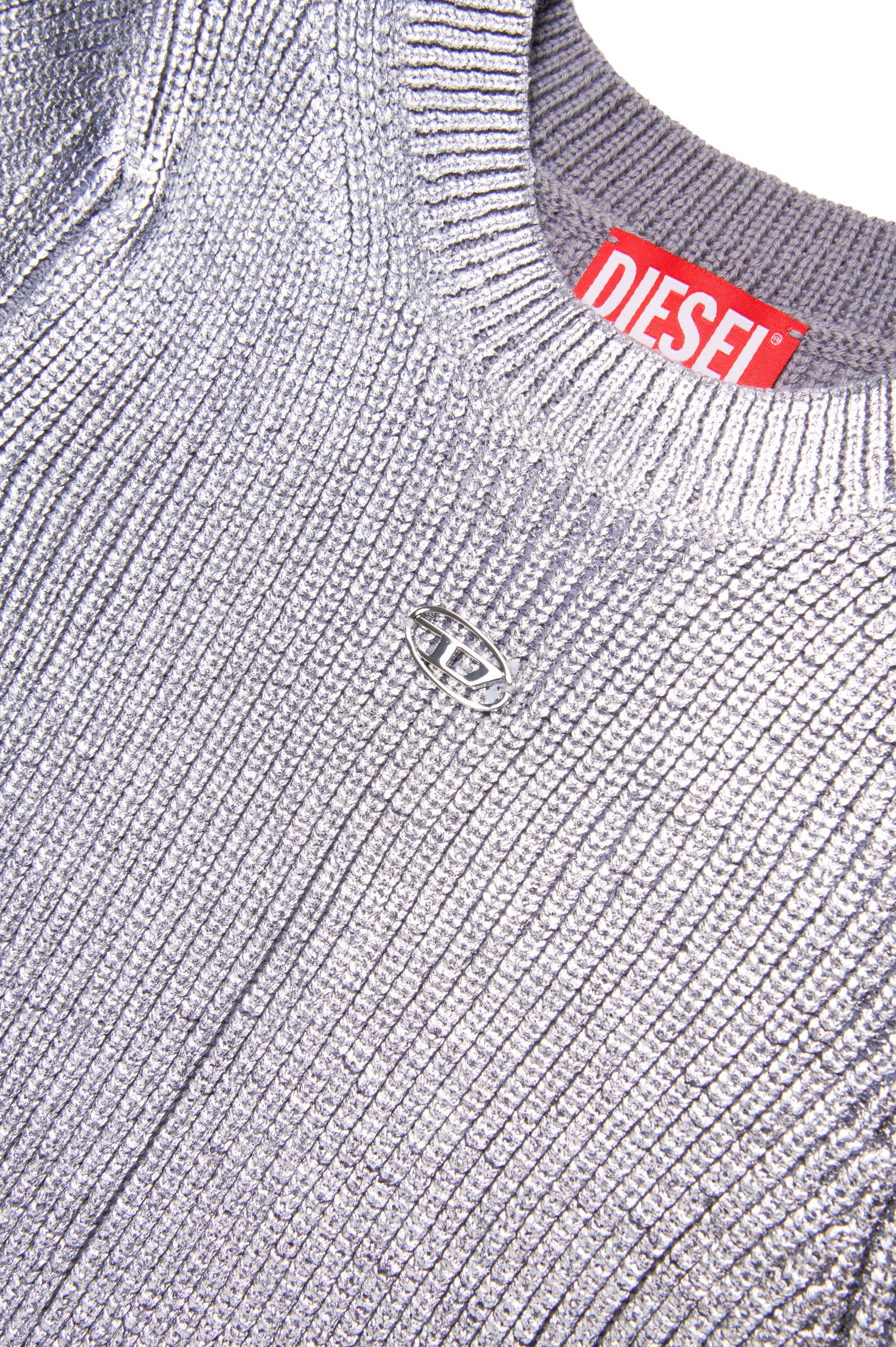 Diesel - DSILVLONG, Damen Metallic-Kleid aus beschichtetem Strick in Silber - Image 4