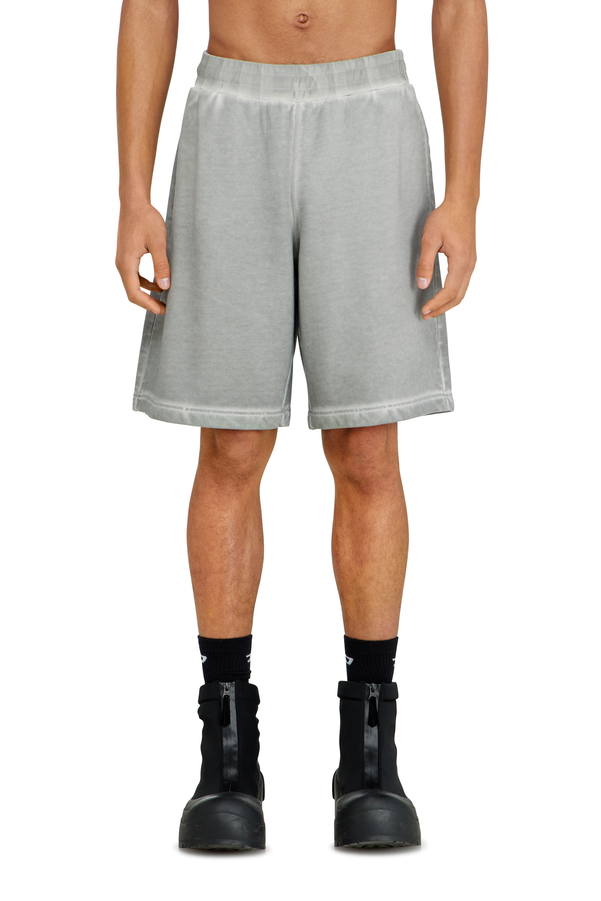 Diesel - P-CROWN-V1, Herren Pigmentgef&auml;rbte Sweatshorts in Grau - 1