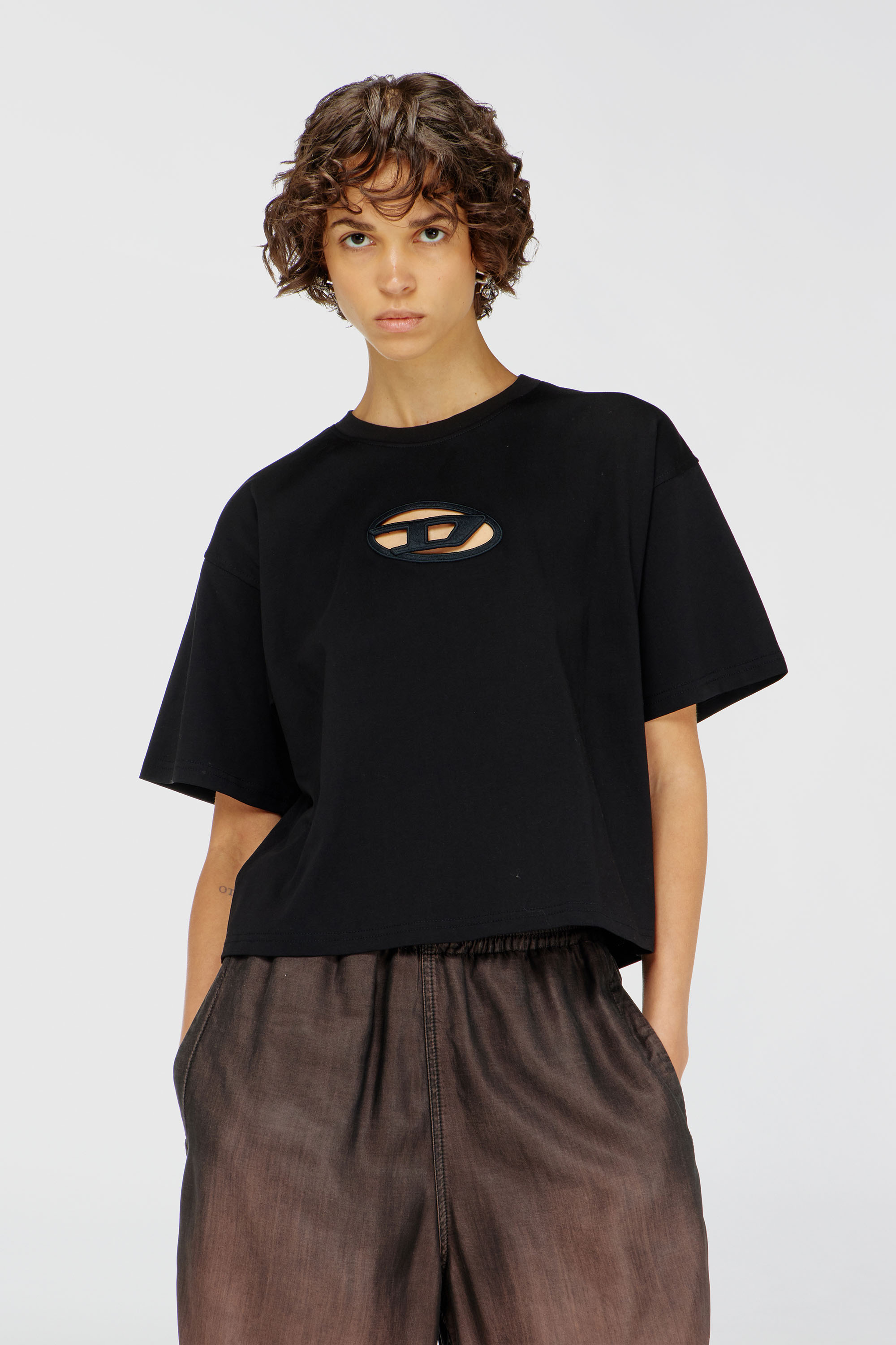 Diesel - T-BUXT-CROP-OD, Damen Kastiges T-Shirt mit ausgeschnittenem Oval D-Logo in Schwarz - 3
