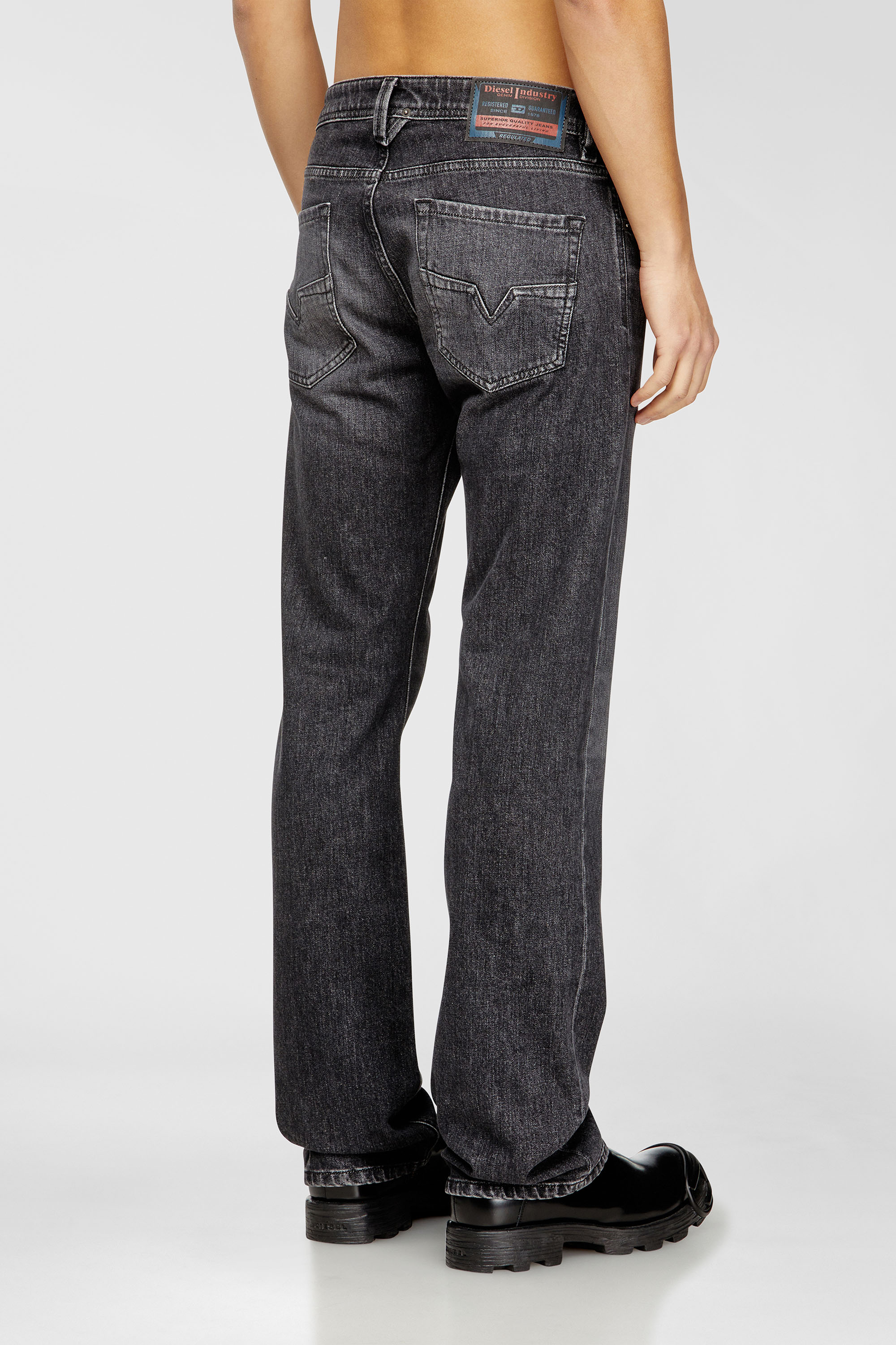 Diesel - Herren Regular Jeans 1985 Larkee 09N49, Grau - 3