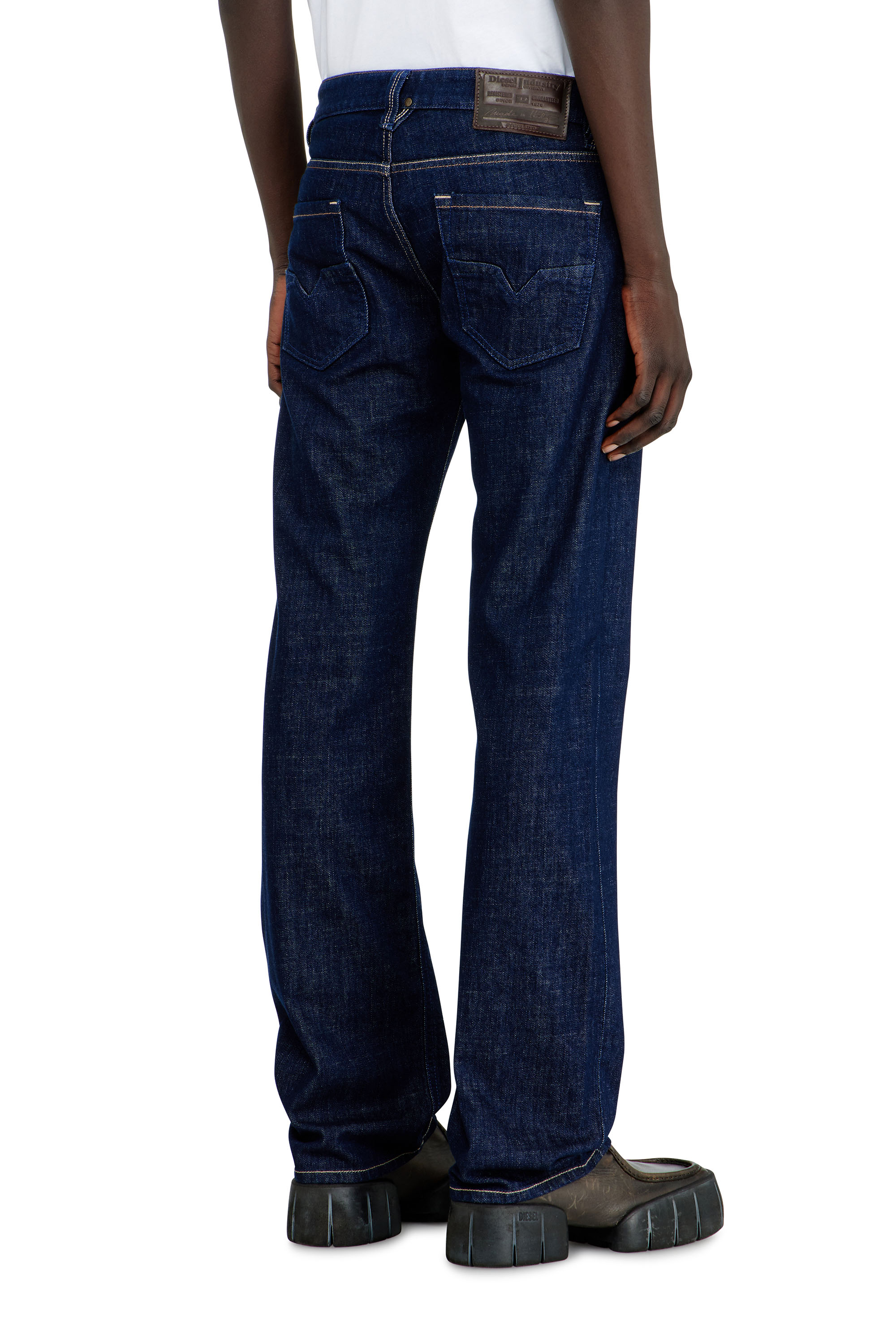 Diesel - Herren Regular Jeans 1985 Larkee 007EQ, Dunkelblau - 5