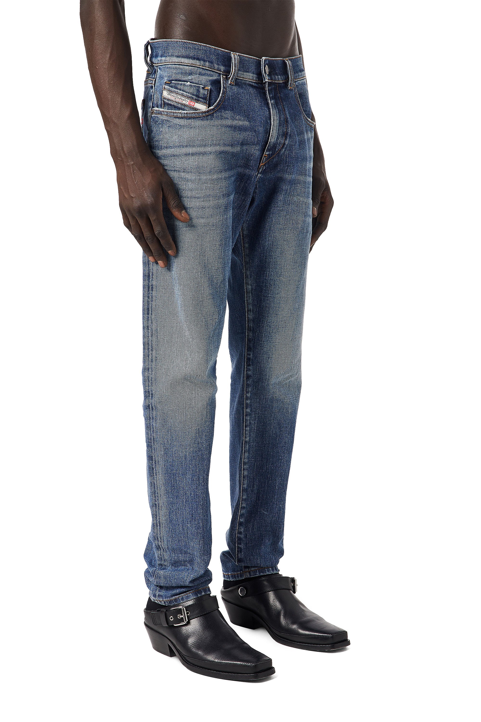 Diesel - 2019 D-Strukt 09C61 Slim Jeans, Mittelblau - Image 5
