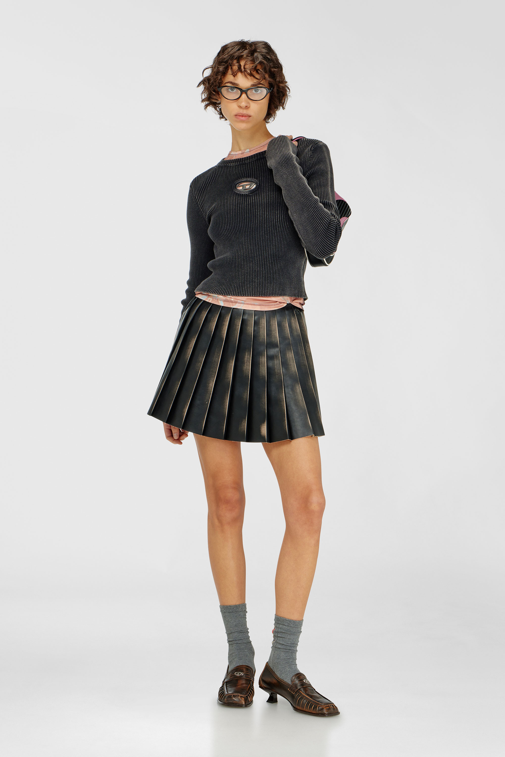 Diesel - M-ANCHOR-A, Damen Verk&uuml;rzter Pullover mit Cut-out-Logo in Schwarz - 2
