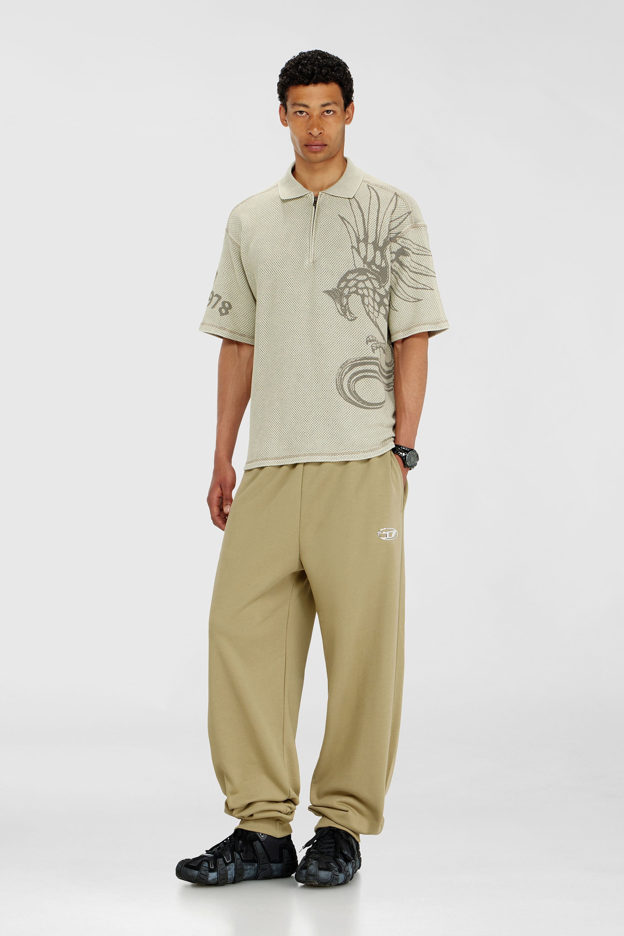 Diesel - P-MARKY-IOD, Herren Baumwollsweatpants mit metallischem Oval D in Beige - 1