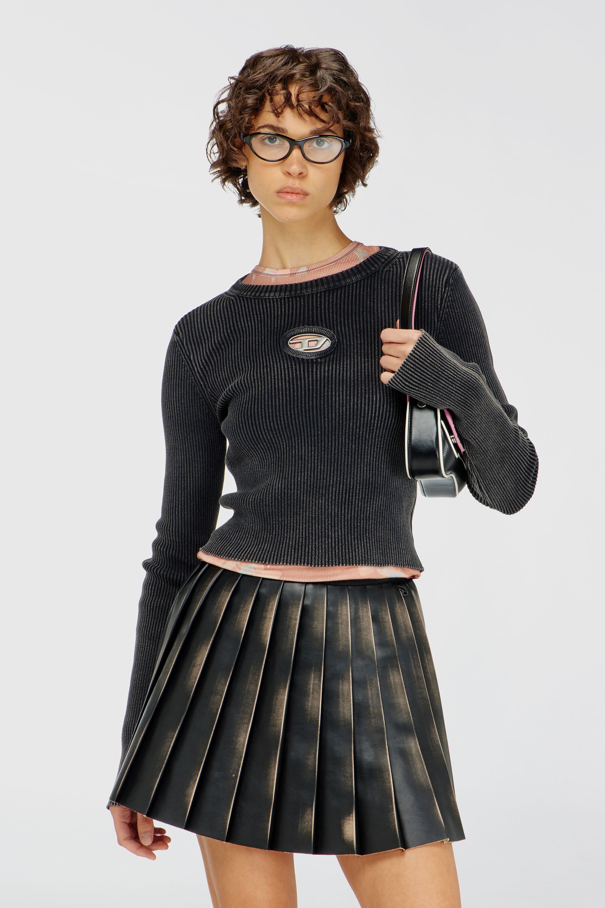 Diesel - M-ANCHOR-A, Damen Verk&uuml;rzter Pullover mit Cut-out-Logo in Schwarz - 1