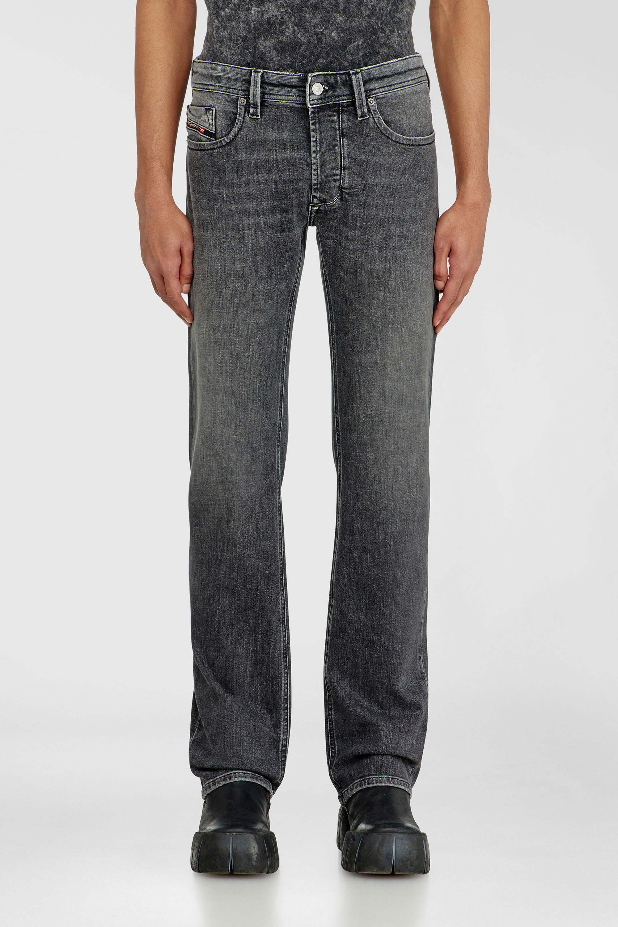 Diesel - Herren Regular Jeans 1985 Larkee 0HDBD, Schwarz/Dunkelgrau - 1