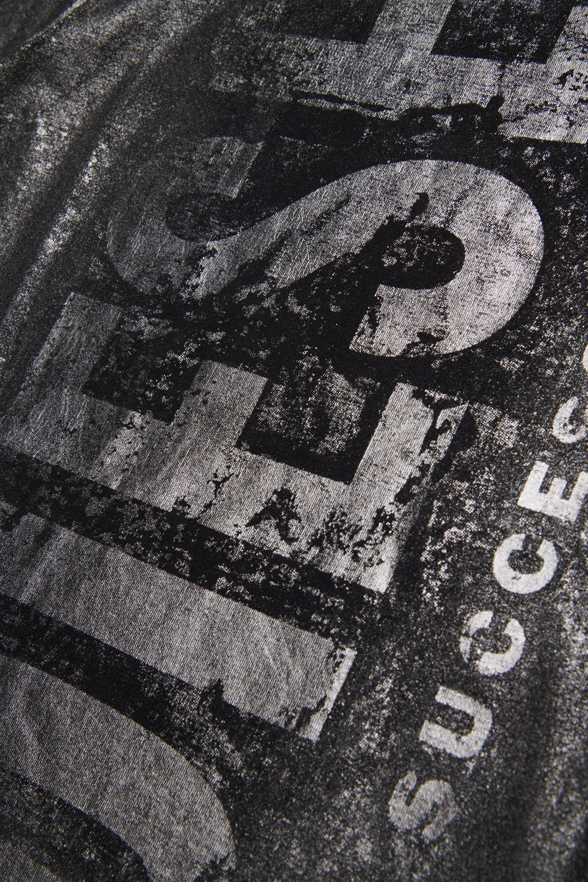 Diesel - TBOXTQ23 OVER, Herren Baumwoll-T-Shirt mit Logodruck in Schwarz - 4