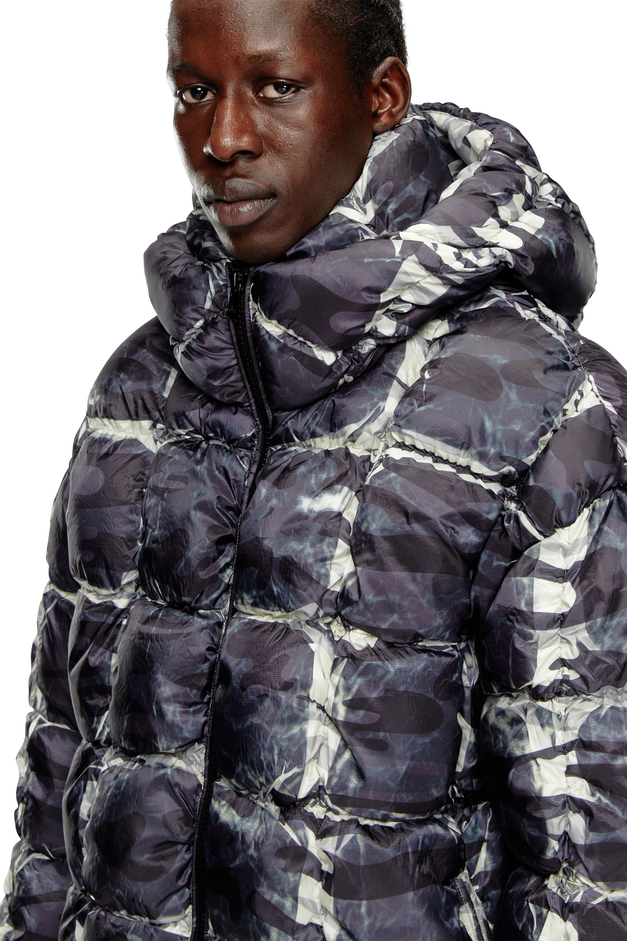 Diesel - W-CLAUS-CAMU, Herren Puffer-Jacke mit Kapuze und Camouflage-Print in Grau - 5