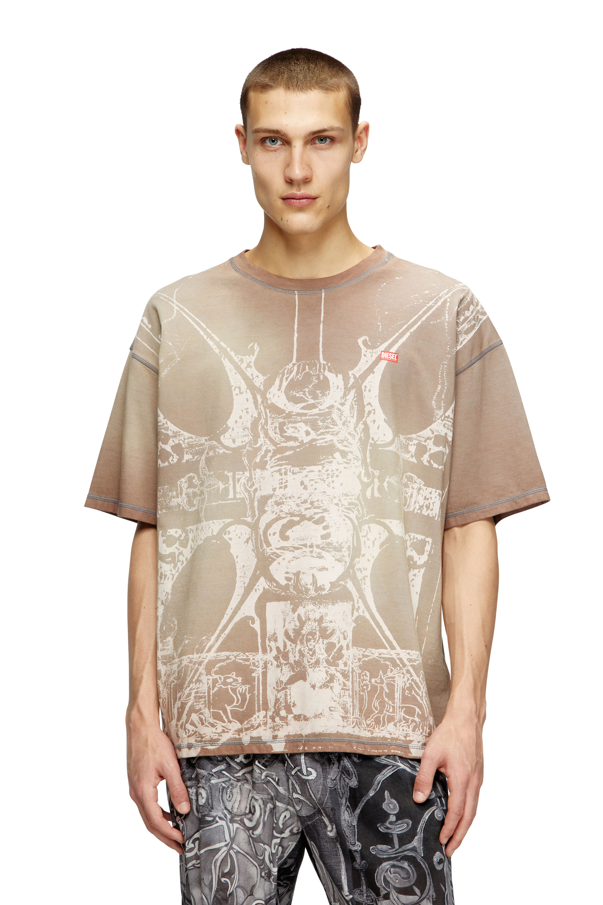 Diesel - T-BOXT-T13, Herren T-Shirt mit tonalem mittelalterlichem Print in Hellbraun - 3