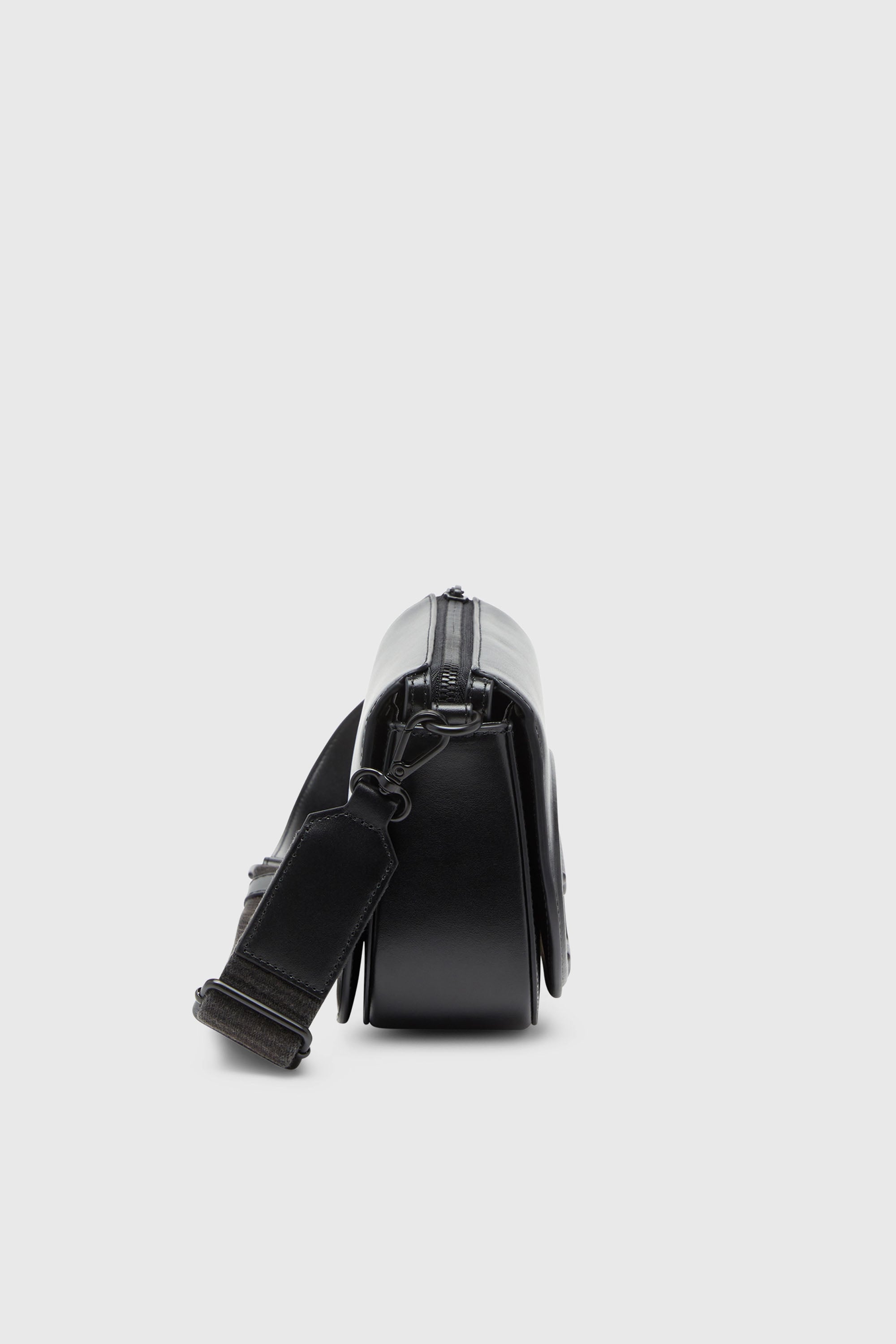 Diesel - 1DR CAMERA BAG, Unisex's 1DR-Camera bag in premium leather in Black - 5