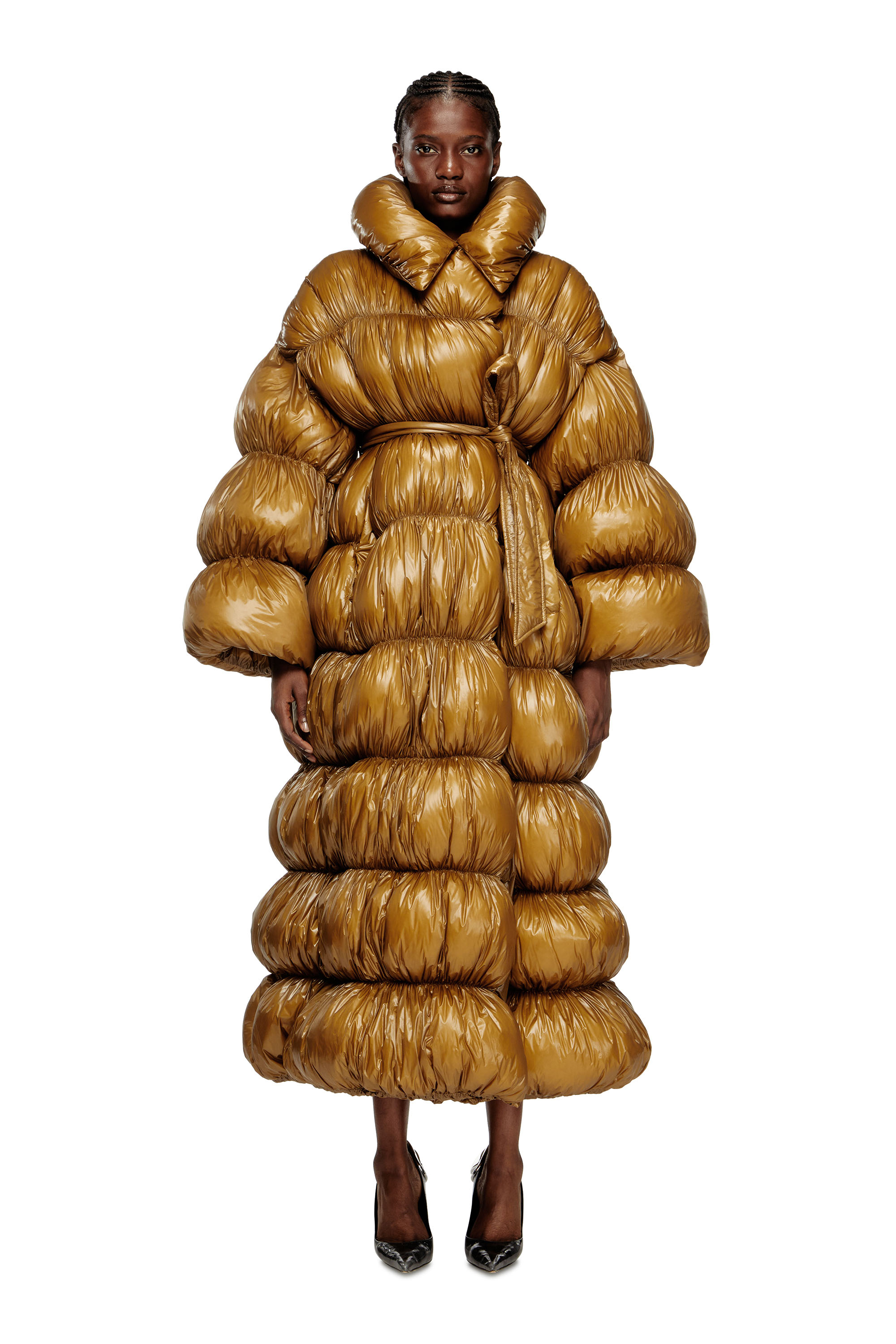 Diesel - W-INONA-LONG, Damen Gesteppter Daunenmantel mit Gürtel in Braun - 1