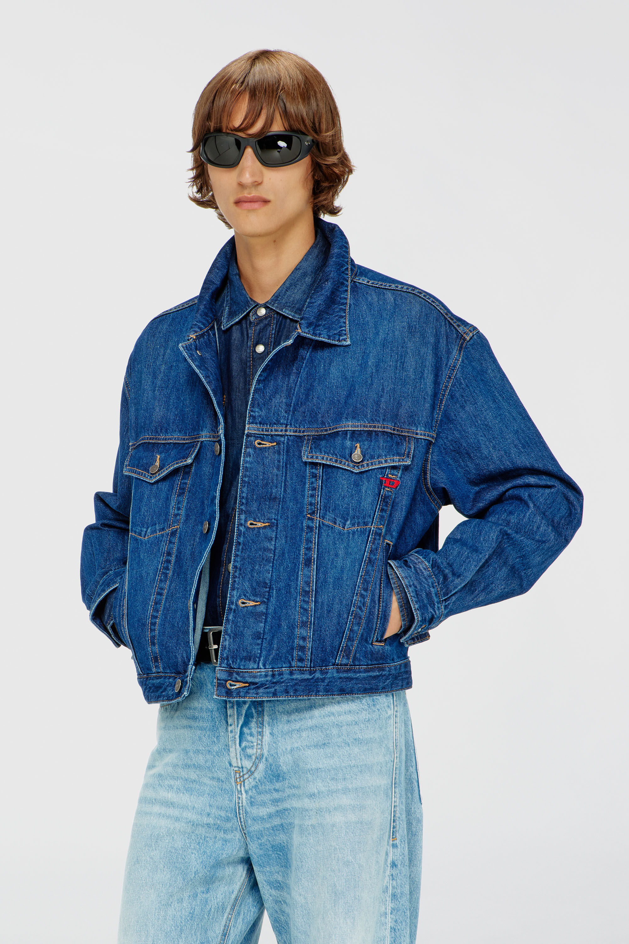 Diesel - D-RANGER, Herren Truckerjacke aus Denim in Mittelblau - 1