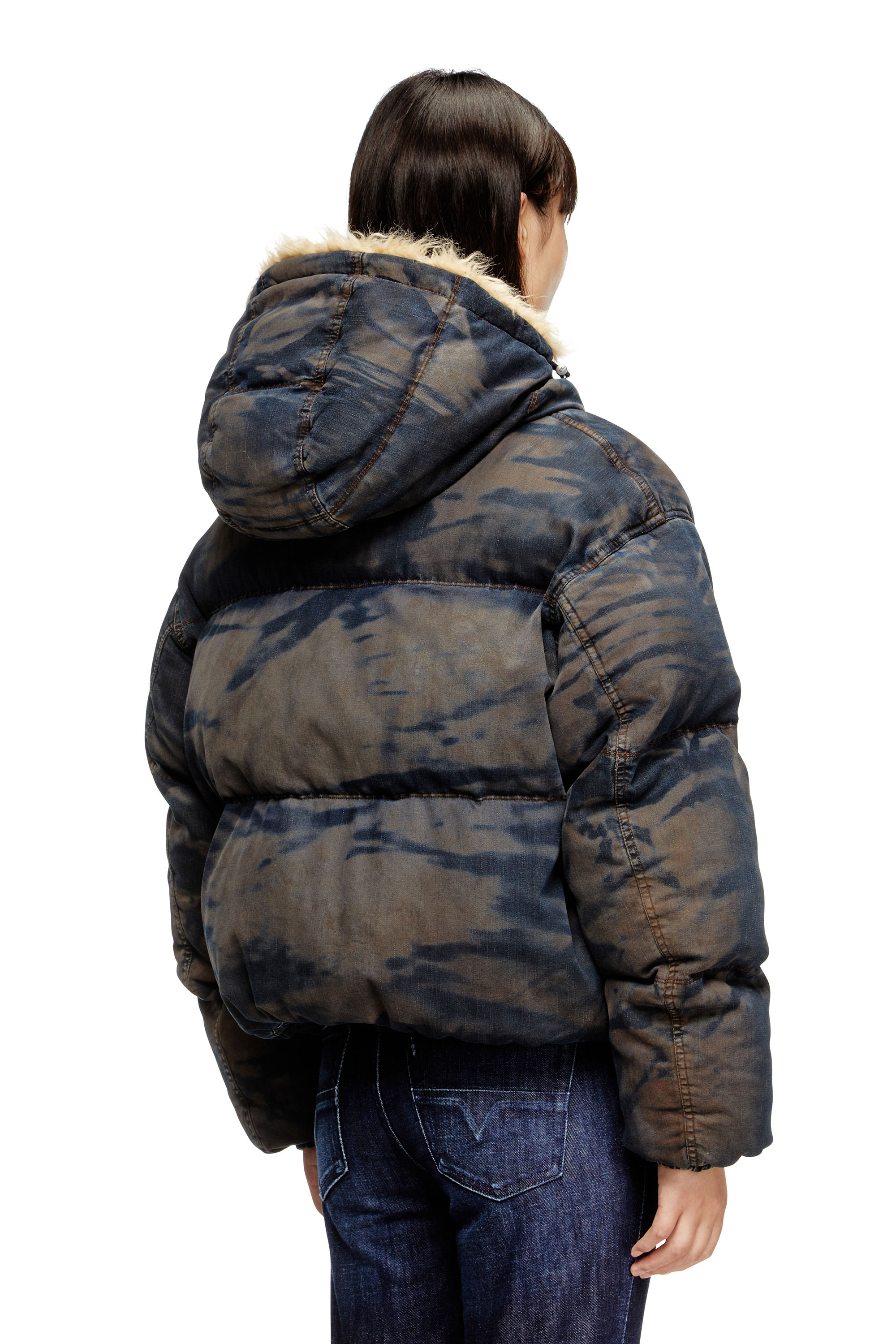 Diesel - W-AVES-FUR, Damen Daunen-Jacke mit Kapuze aus Denim mit Camo-Muster im Schmutz-Effekt in Schwarz/Braun - 4