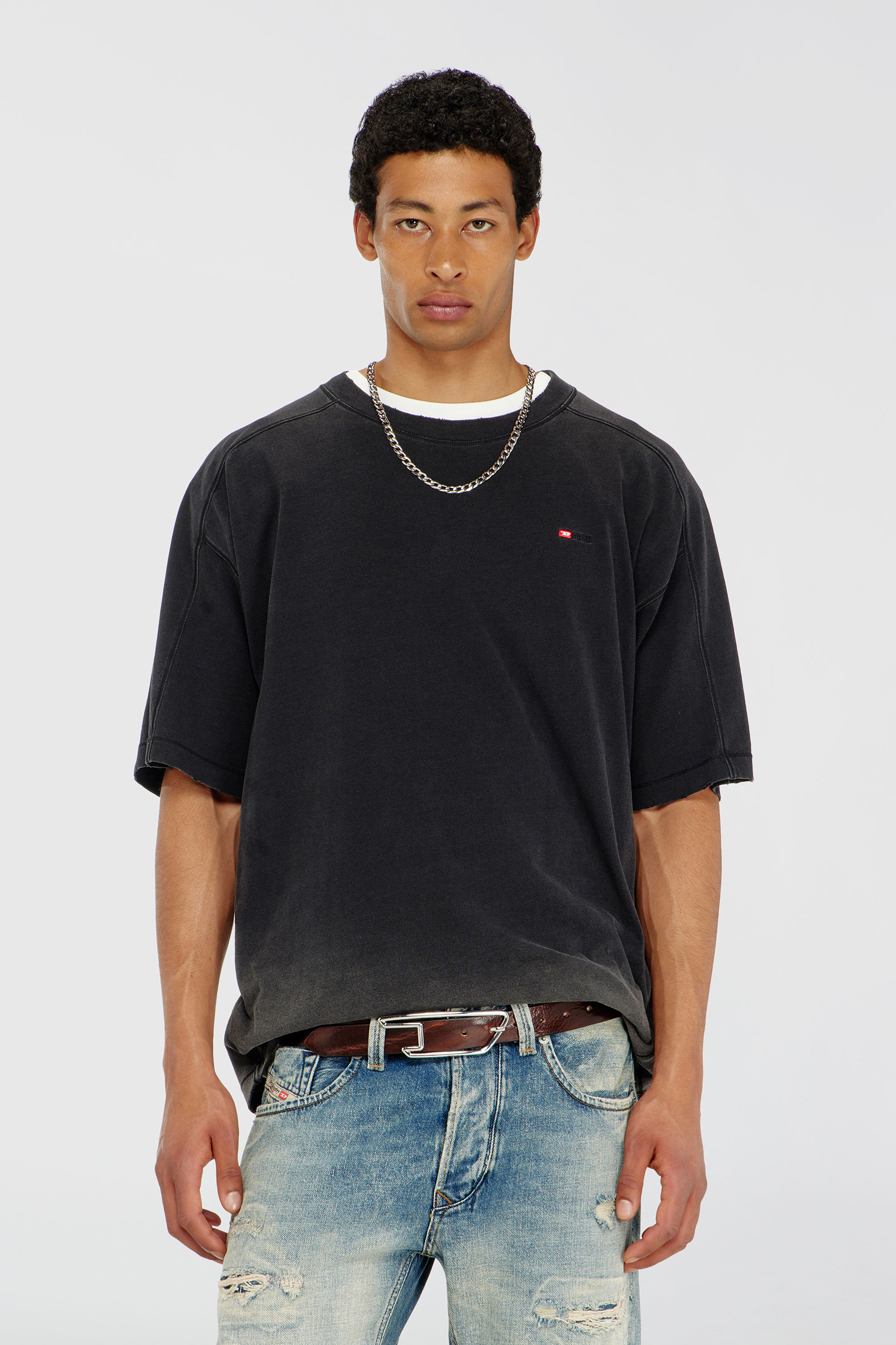 Diesel - T-CROX, Herren Baumwoll-T-Shirt mit Degrad&eacute;-Effekt in Schwarz - 3