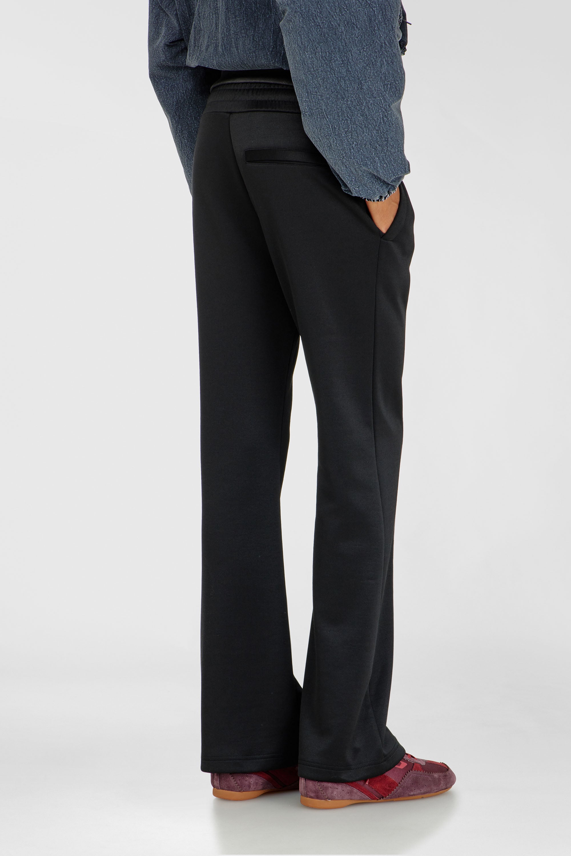 Diesel - P-LOCKINGIN-OD, Woman's Track pants with contrast piping in Black/White - 4