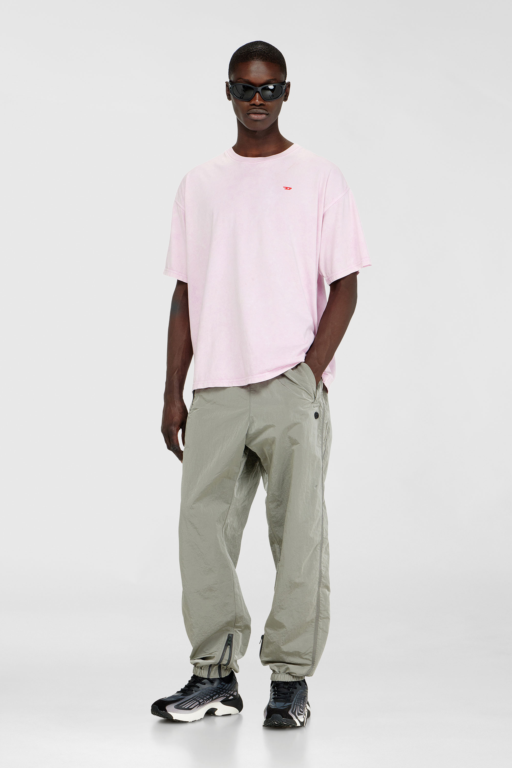 Diesel - T-BOXT-AA14, Herren Baumwoll-T-Shirt mit behandelten Effekt in Rosa - 1