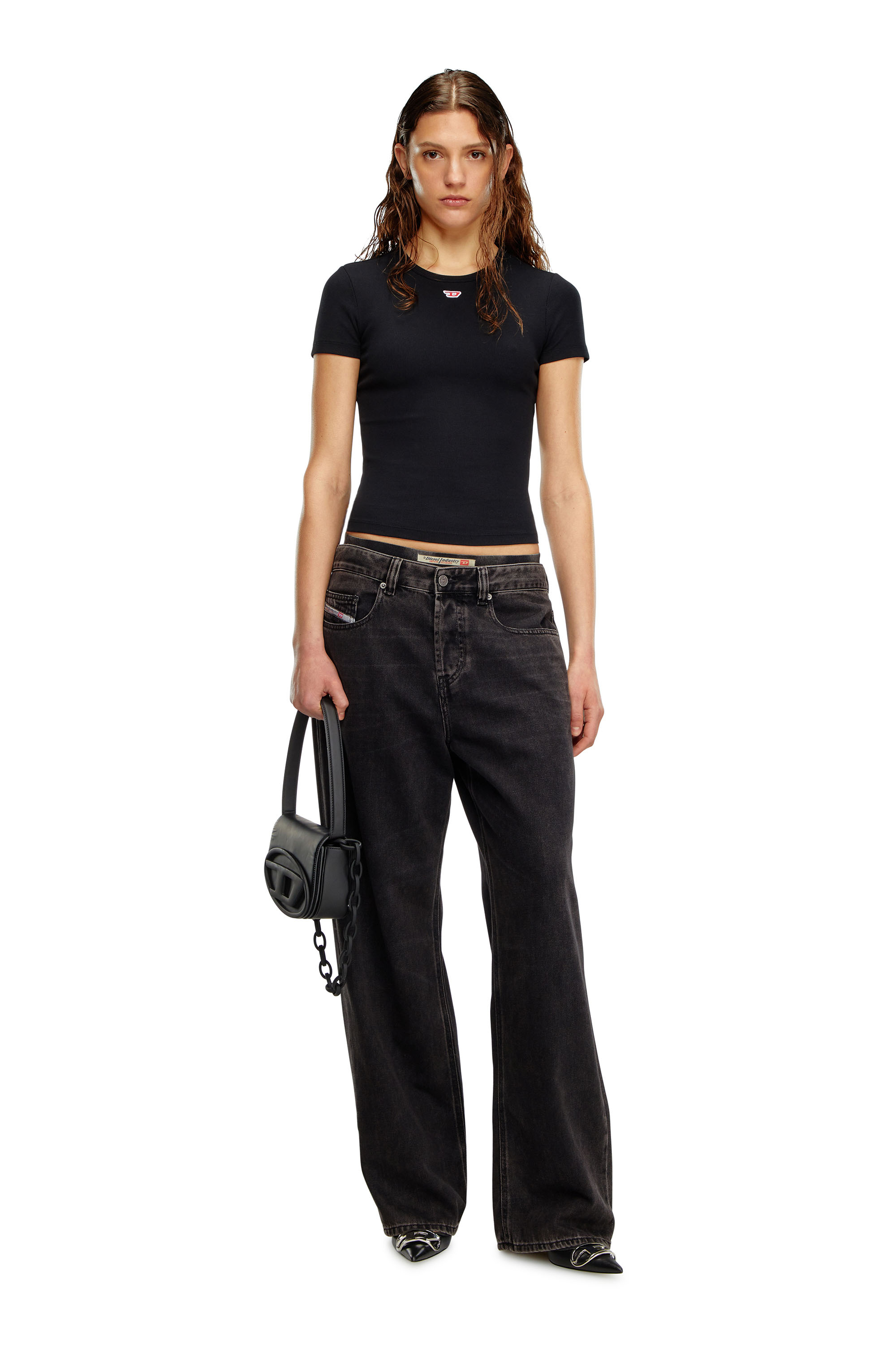 Diesel - T-ELE-LONG-D, Damen T-Shirt mit D Logo-Patch in Schwarz - 1