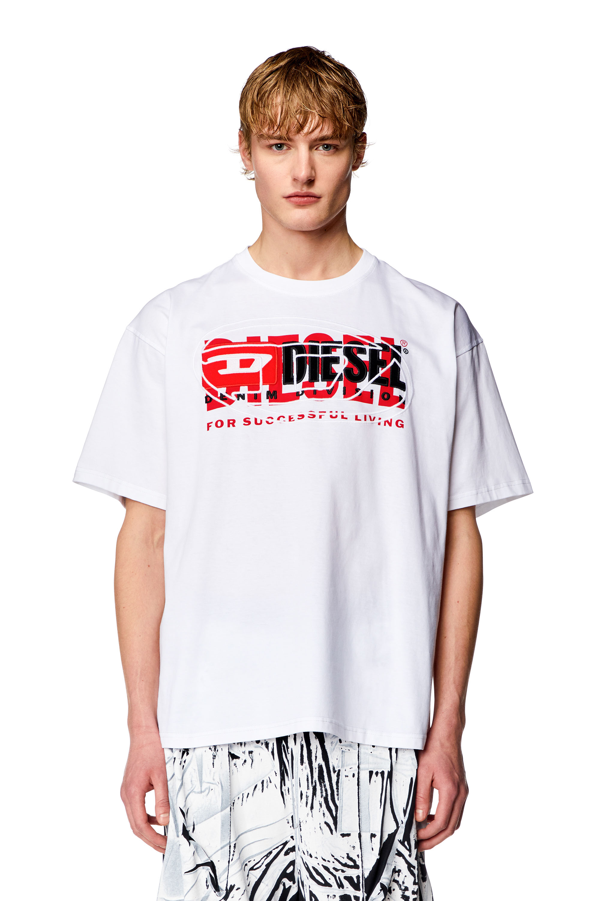 Diesel - T-BOXT, Herren T-Shirt mit mehrlagigen Logos in Weiss - Image 1
