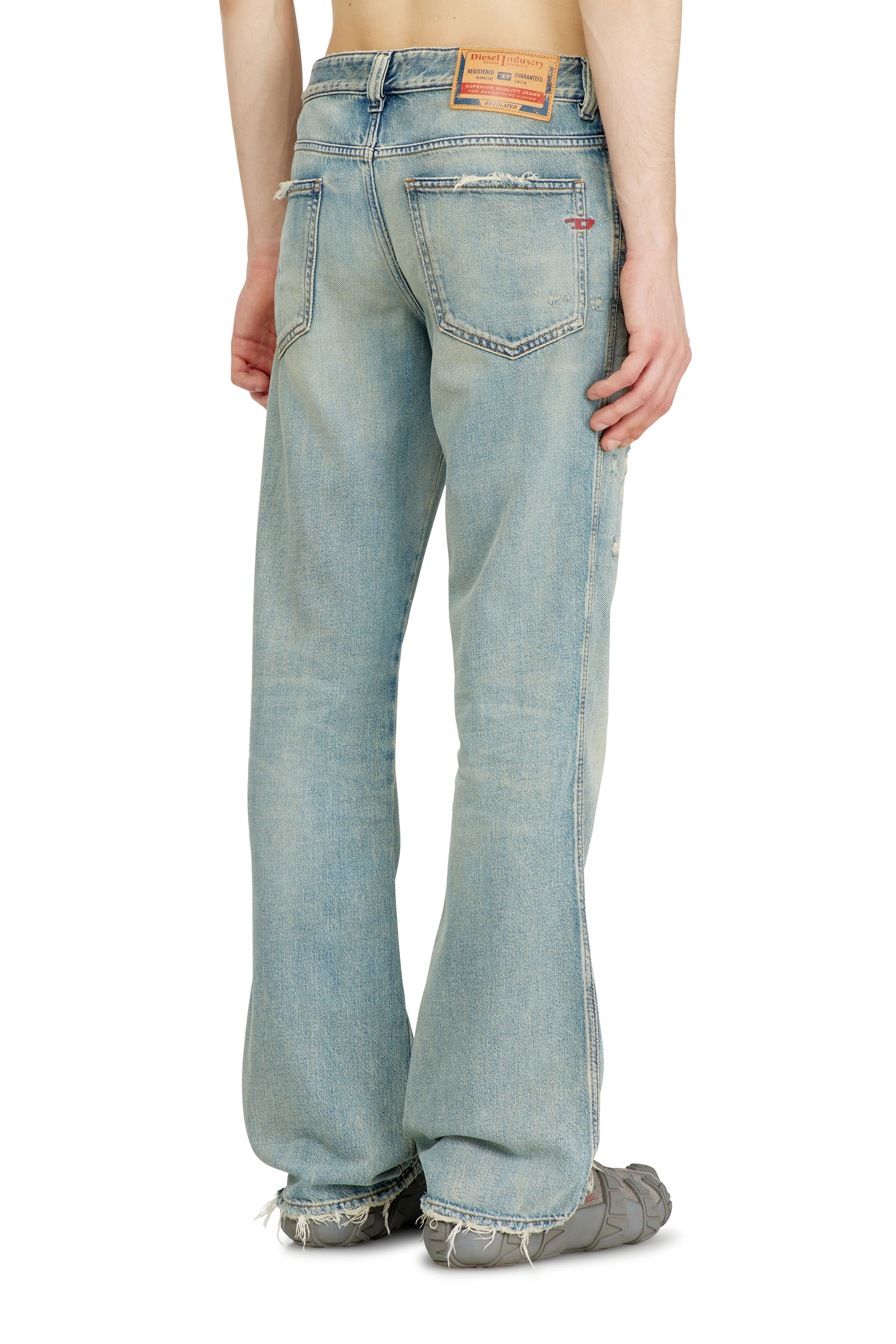 Diesel - Herren Bootcut Jeans 1998 D-Buck 09N23, Hellblau - 4