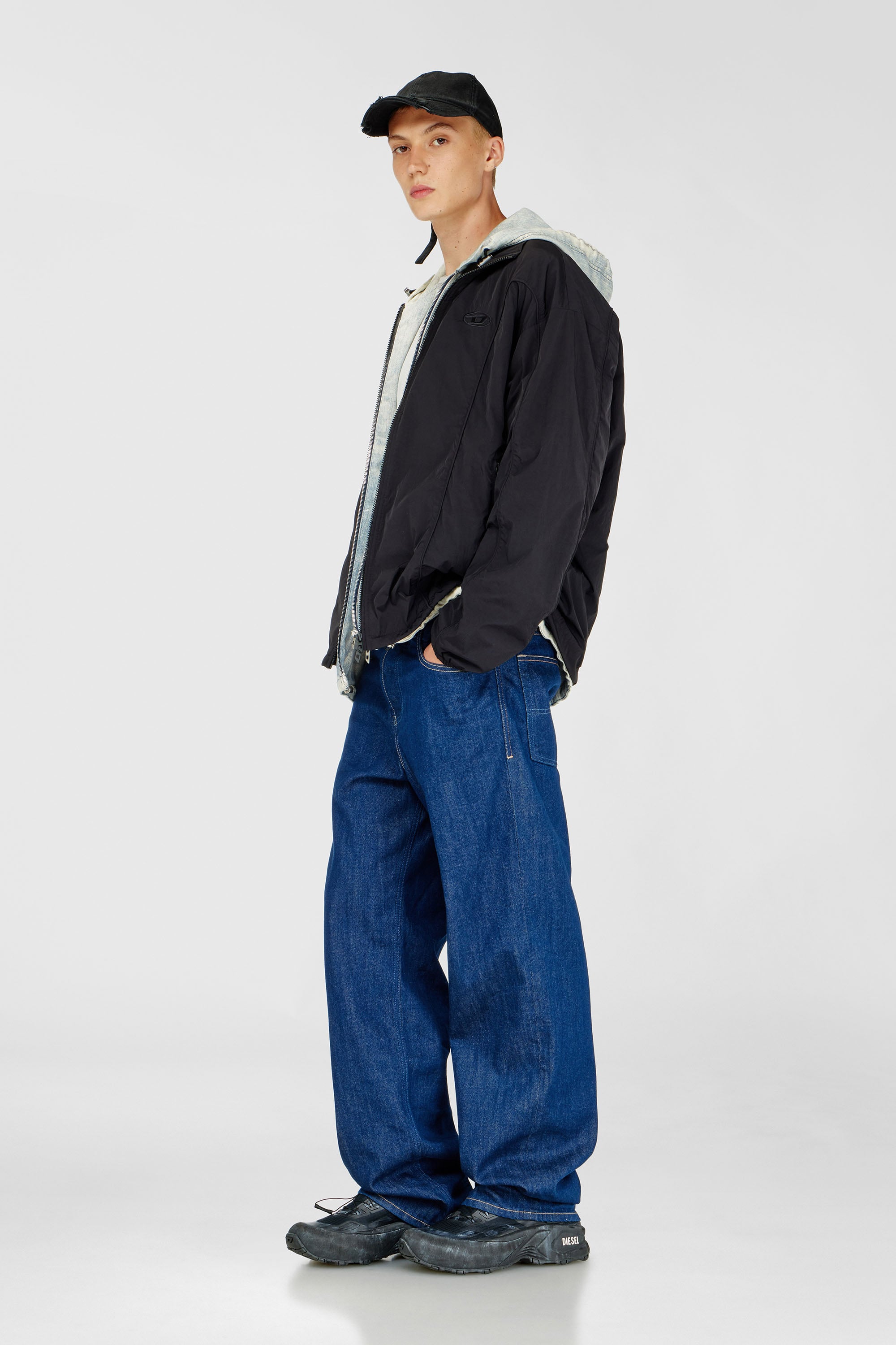 Diesel - J-FIVE-WRD-AKAD, Herren Jacke aus geknittertem Nylon mit Paspeln in Schwarz - 2