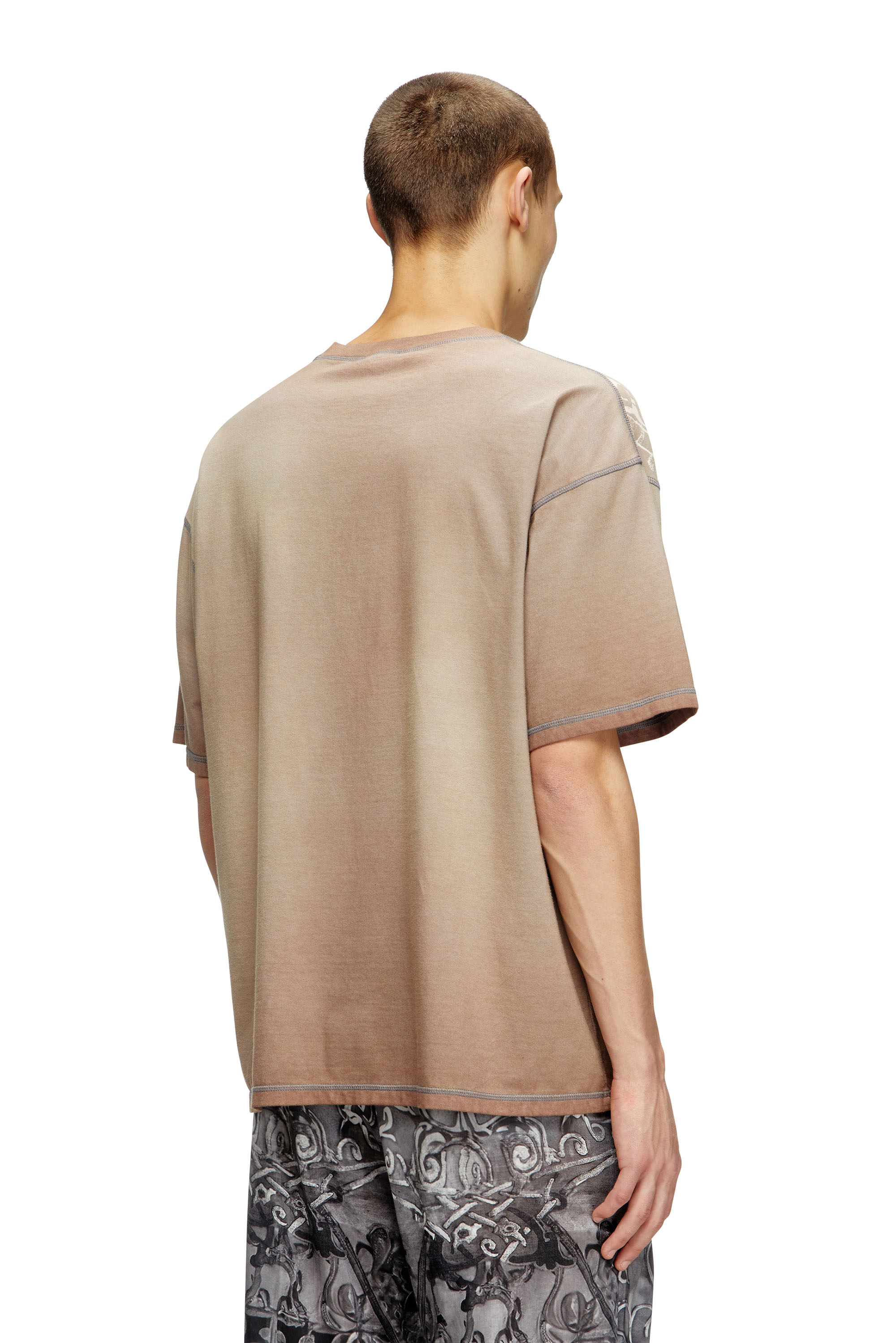 Diesel - T-BOXT-T13, Herren T-Shirt mit tonalem mittelalterlichem Print in Hellbraun - 4