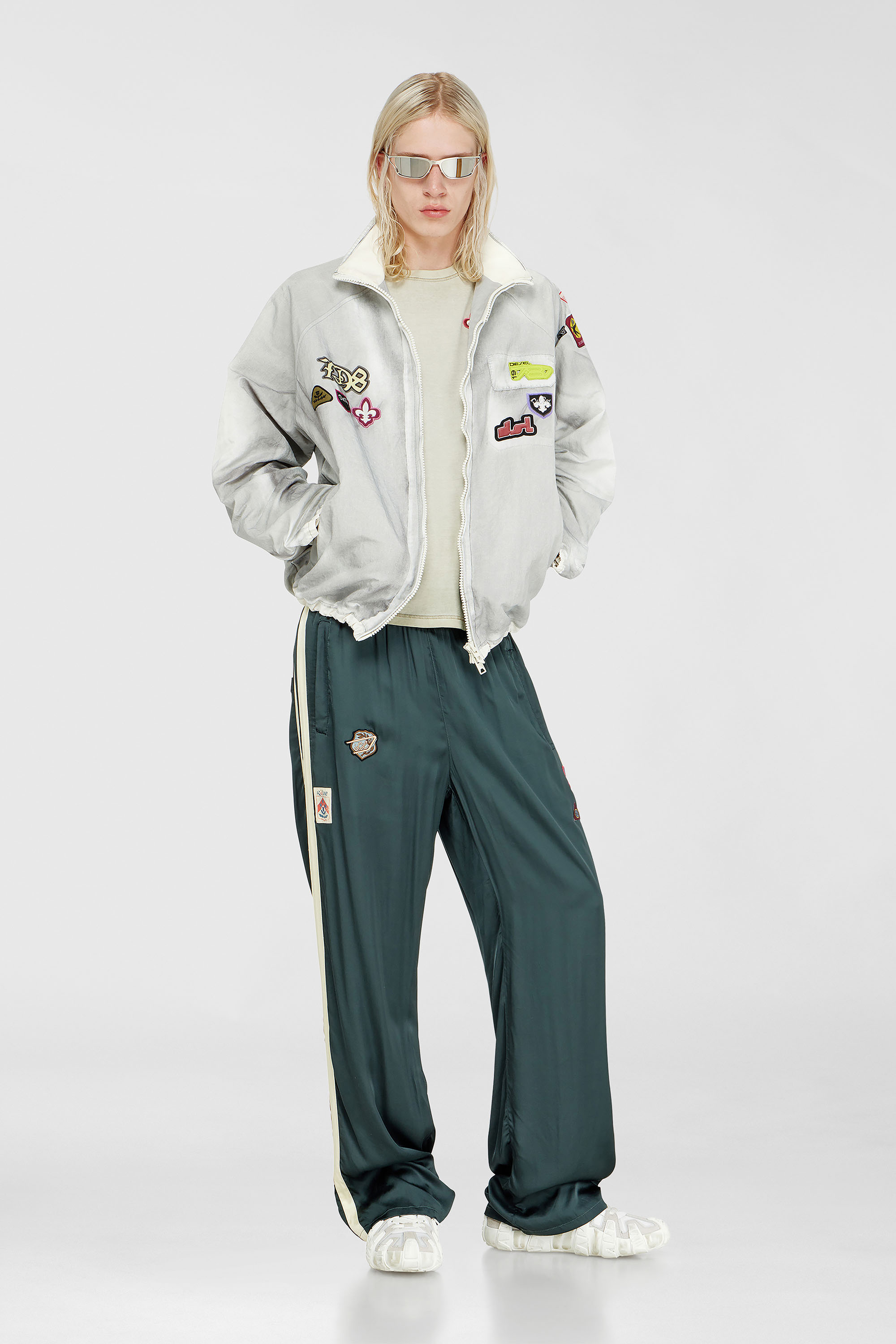Diesel - J-PATCH, Herren Windbreaker mit trompe-l&rsquo;oeil patches in Hellgrau - 2