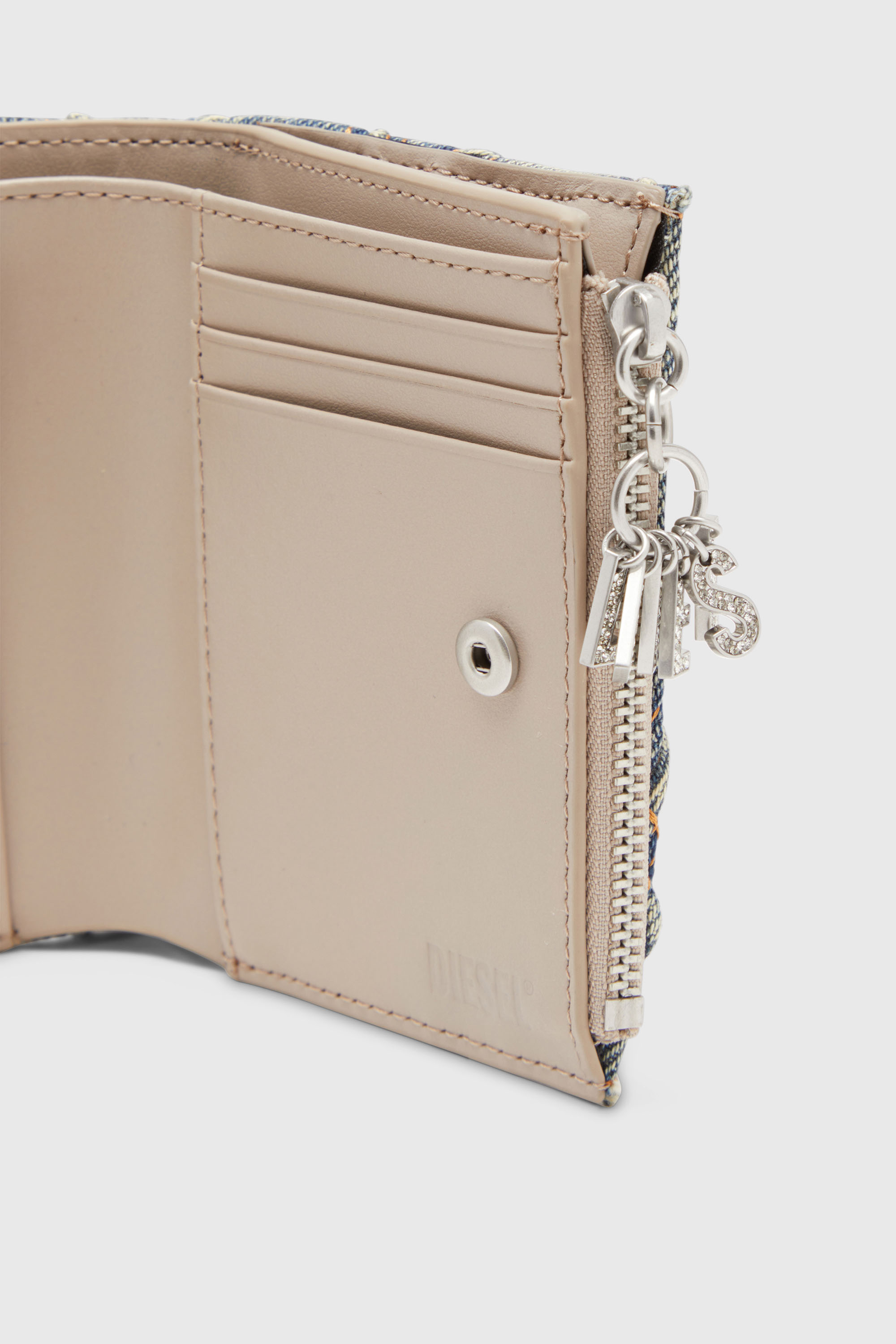 Diesel - CHARM D- BI FOLD ZIP II, Damen Kleines Portemonnaie aus gestepptem Argyle-Denim in Blau - 4
