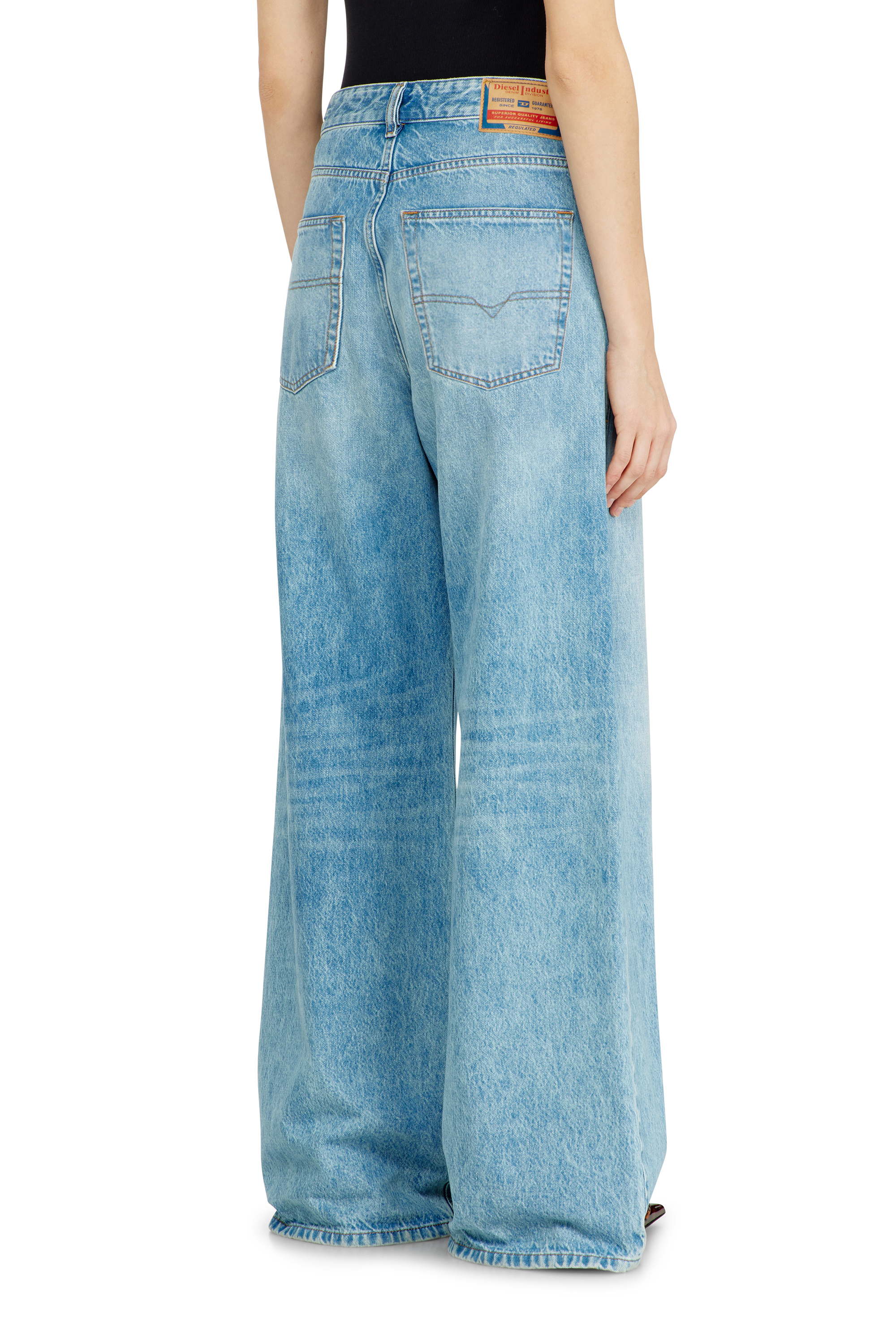 Diesel - Unisex Relaxed Jeans 1996 D-Sire 09I29, Hellblau - 5