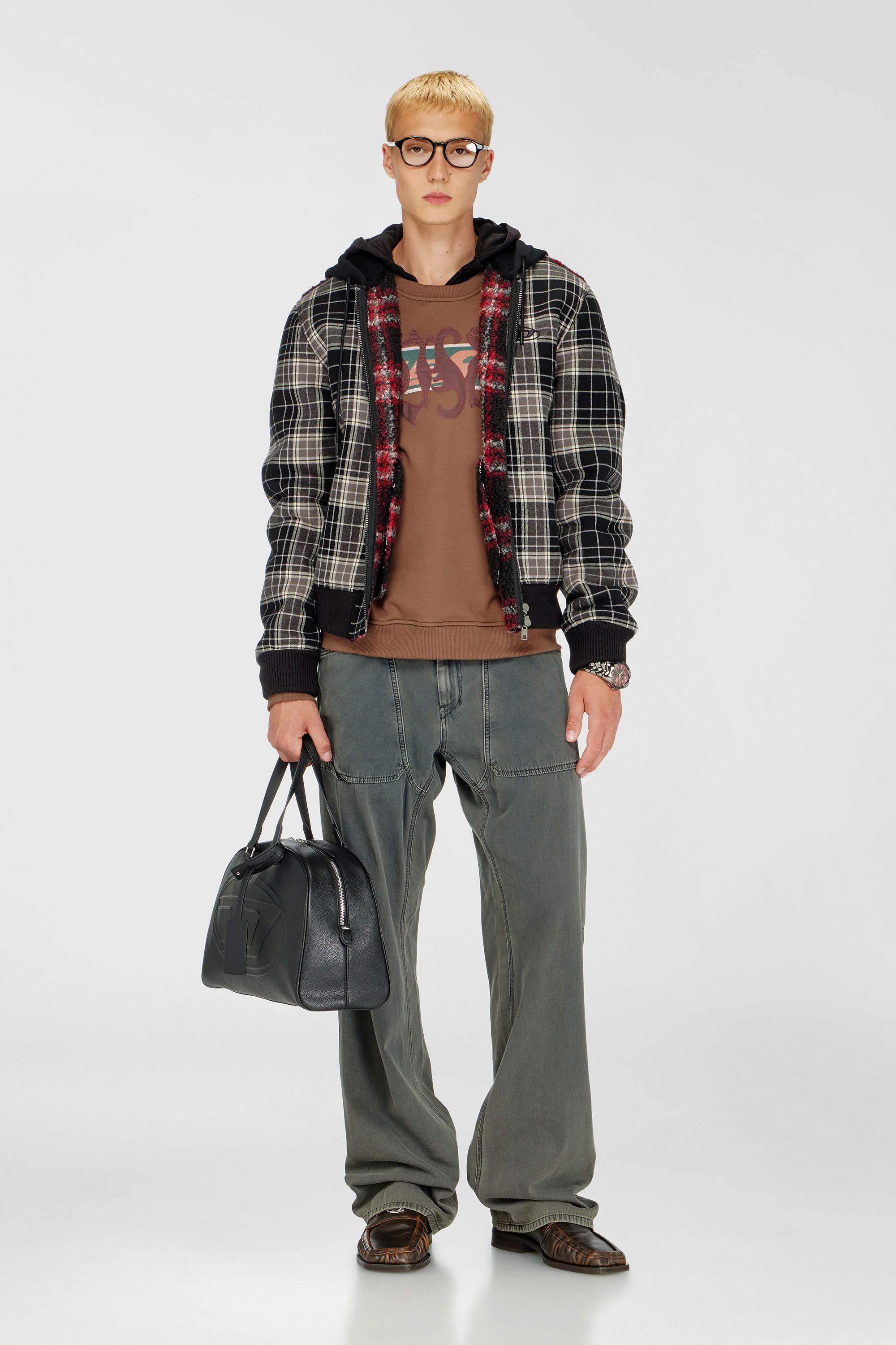 Sweatshirt mit grafischen Prints und patches