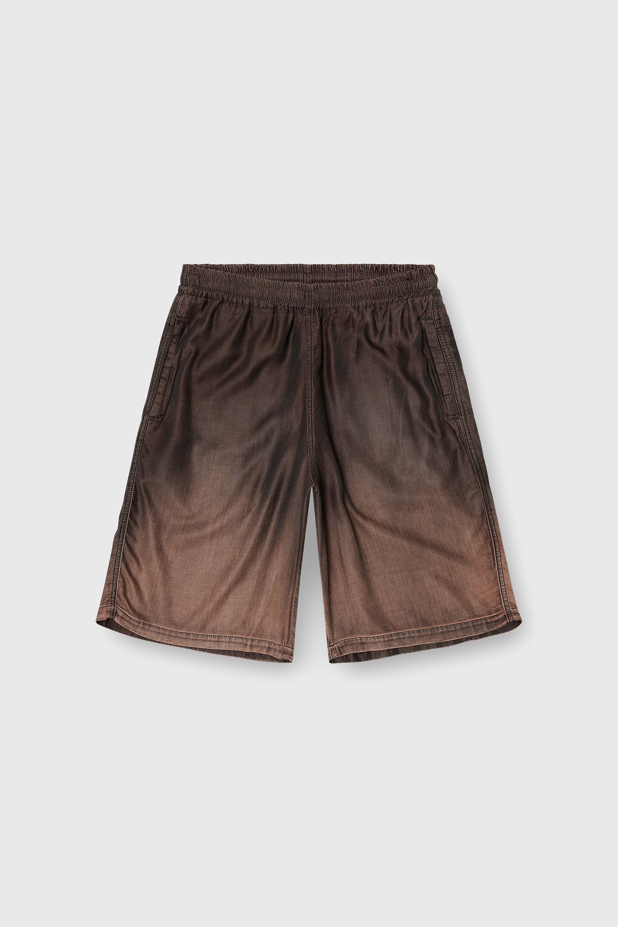 Diesel - D-RODER-SHORT-S, Unisex Lockere Bermudashorts aus flie&szlig;endem, beschichtetem Denim in Braun - 2