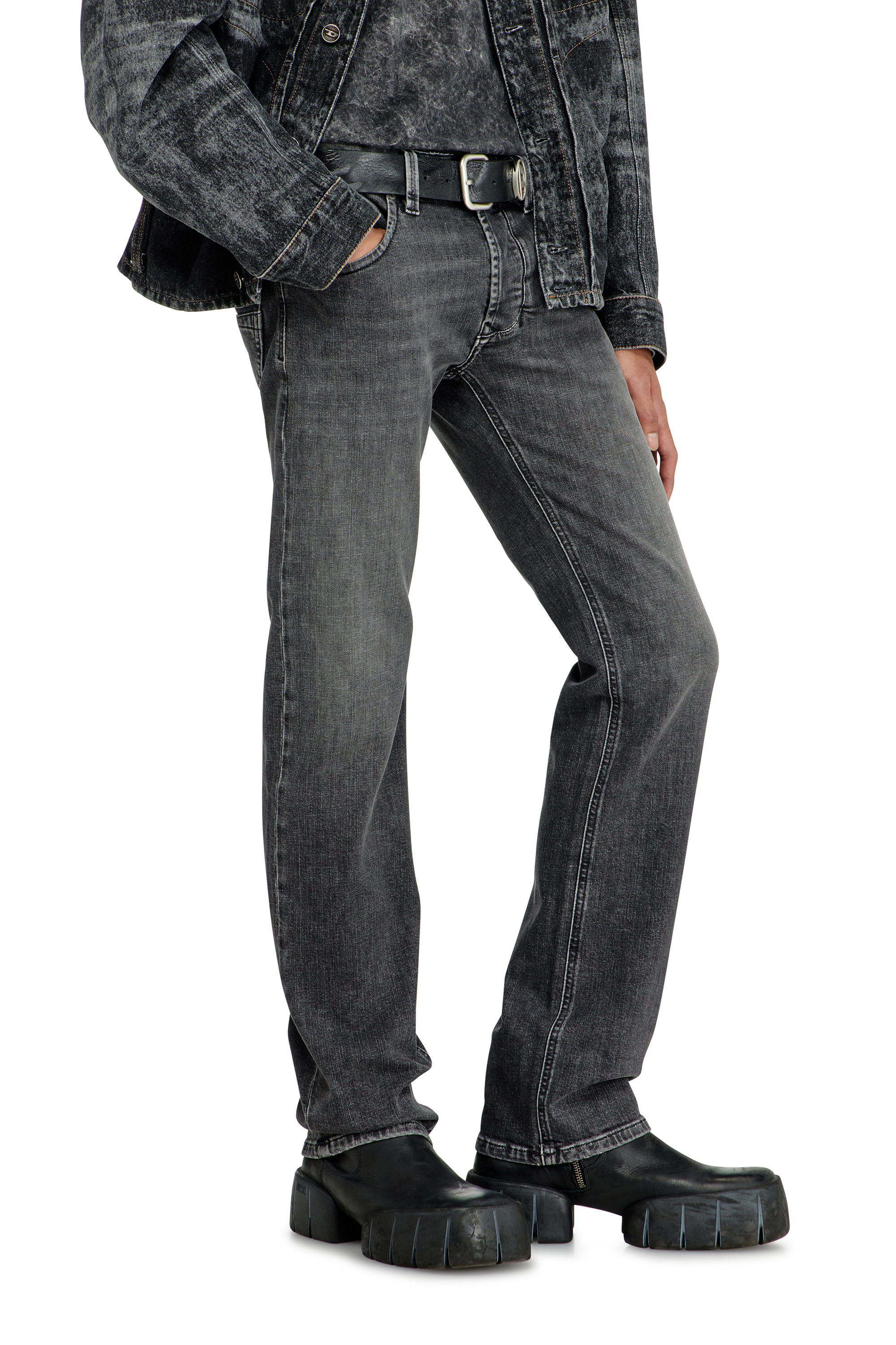 Diesel - Herren Regular Jeans 1985 Larkee 0HDBD, Schwarz/Dunkelgrau - 7