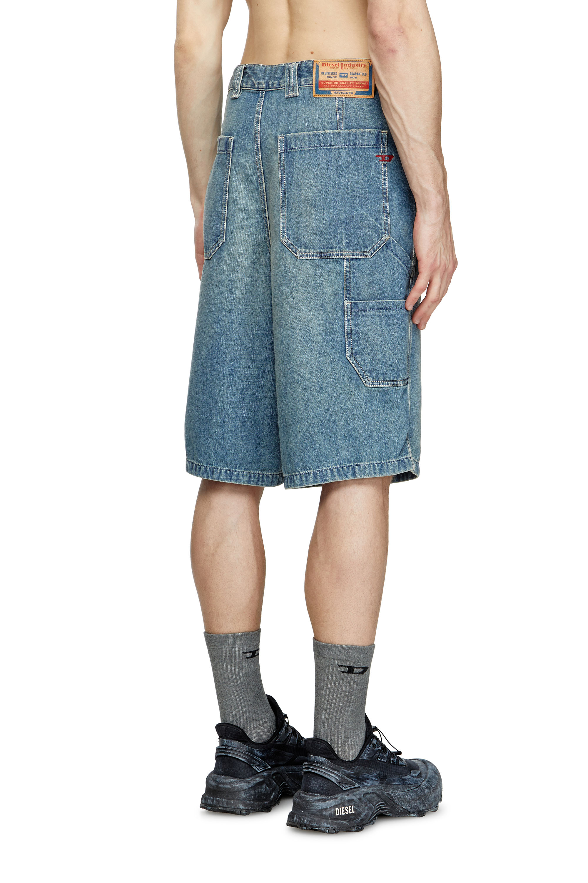 Diesel - D-LIVERY-W-SHORT, Herren Utility-Shorts aus Denim in Hellblau - 4