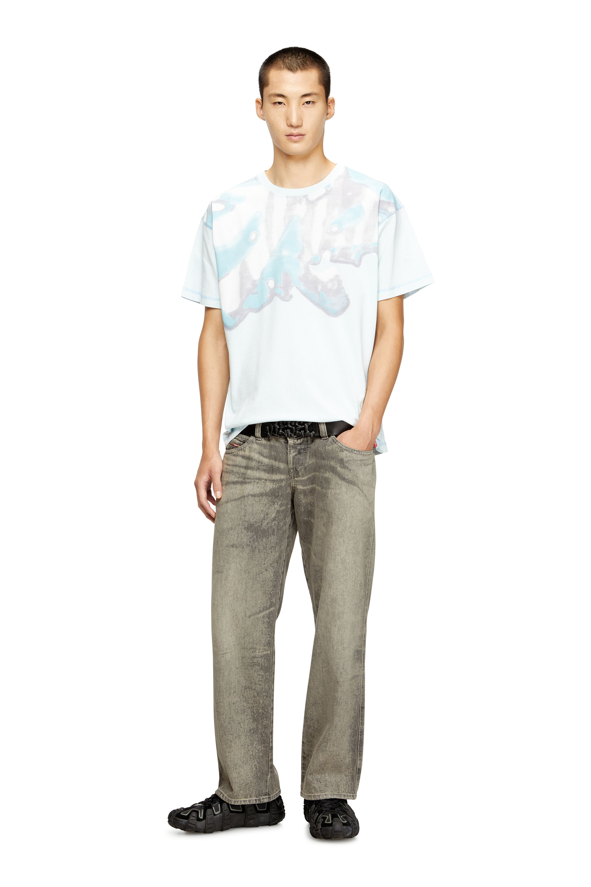 Diesel - T-GASPARD-IHBJ, Herren T-Shirt mit verblasstem Grafik-Print in Hellblau - 2