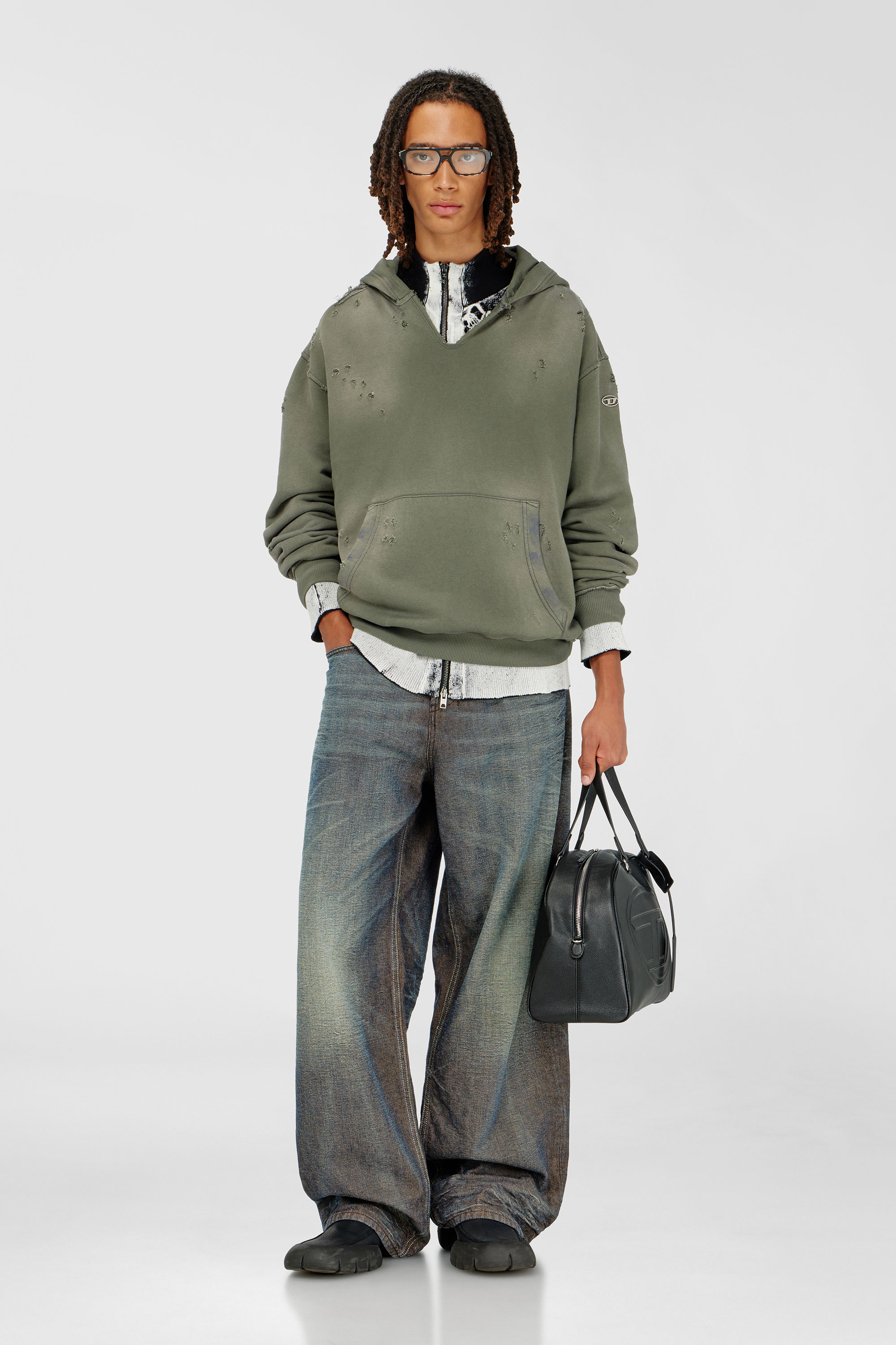Diesel - S-KEITHY, Herren Kapuzensweatshirt mit distressed look und V-Ausschnitt in Olivgr&uuml;n - 2