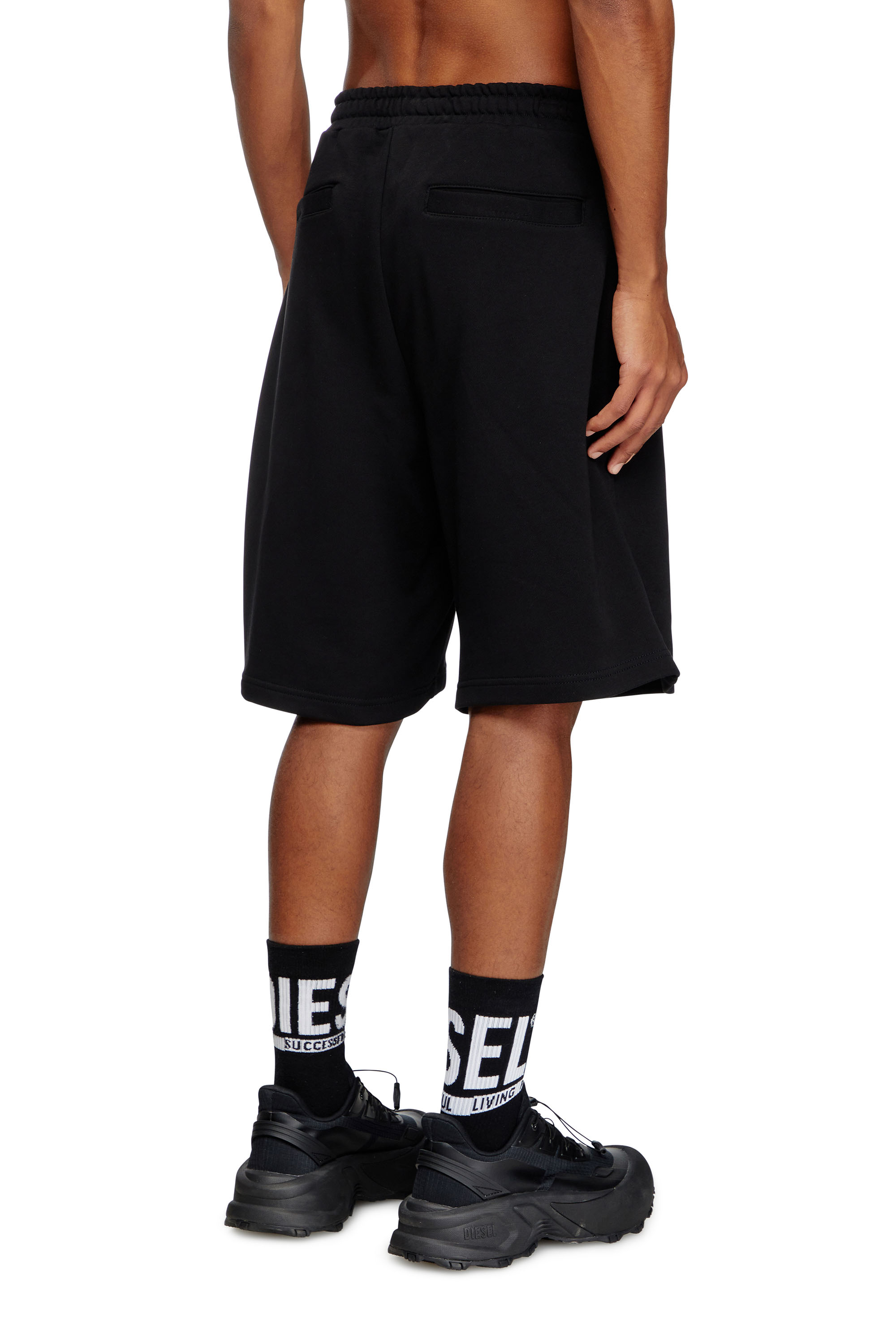 Diesel - P-CROWN-DIV, Herren Sweatshorts mit Logo-Stickerei in Schwarz - 4