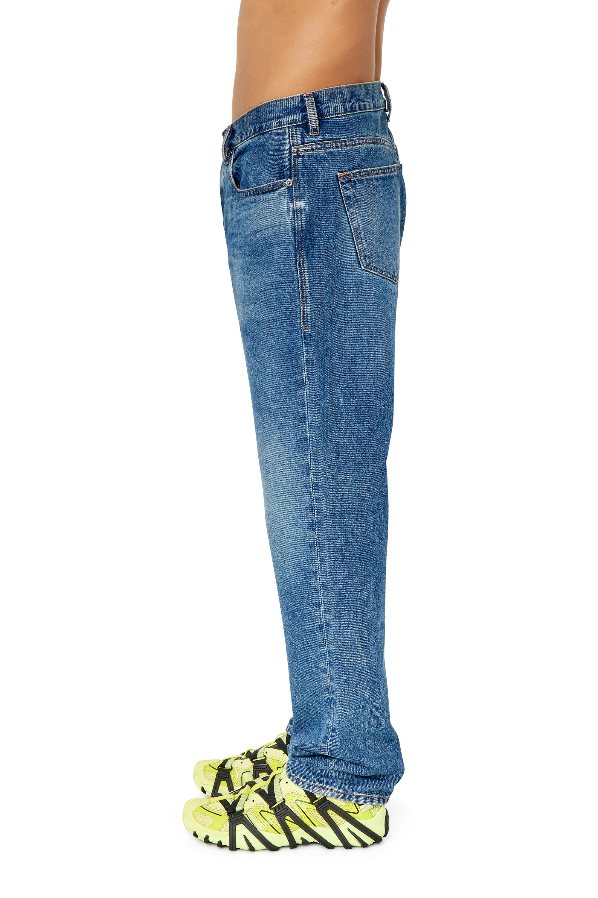 Diesel - 2020 D-Viker 0GYCT Straight Jeans, Mittelblau - Image 4